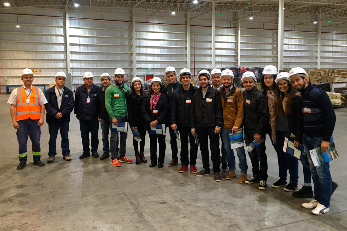 Visita Caacupemi Estudiantes de Comercio Internacional