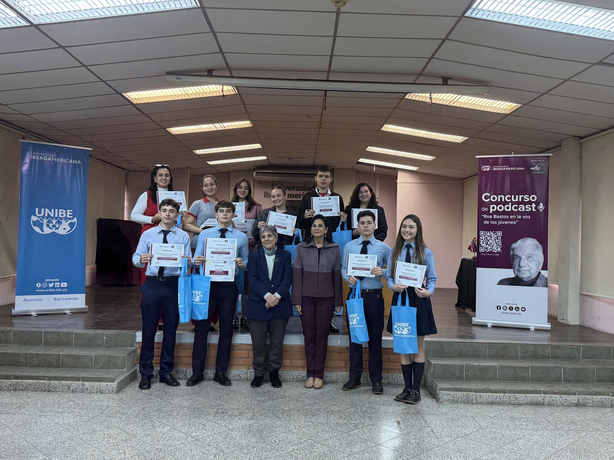 Entrega de premios del Concurso de Podcast Roa Bastos en la voz de los jóvenes (1)