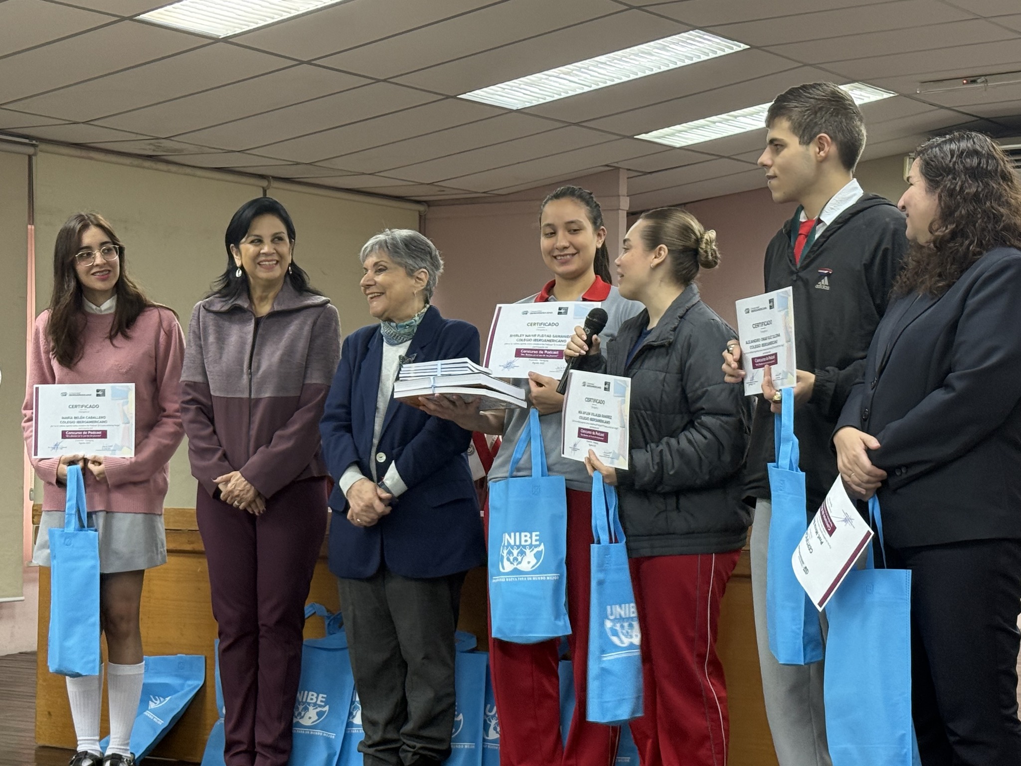 Entrega de premios del Concurso de Podcast Roa Bastos en la voz de los jóvenes (4)