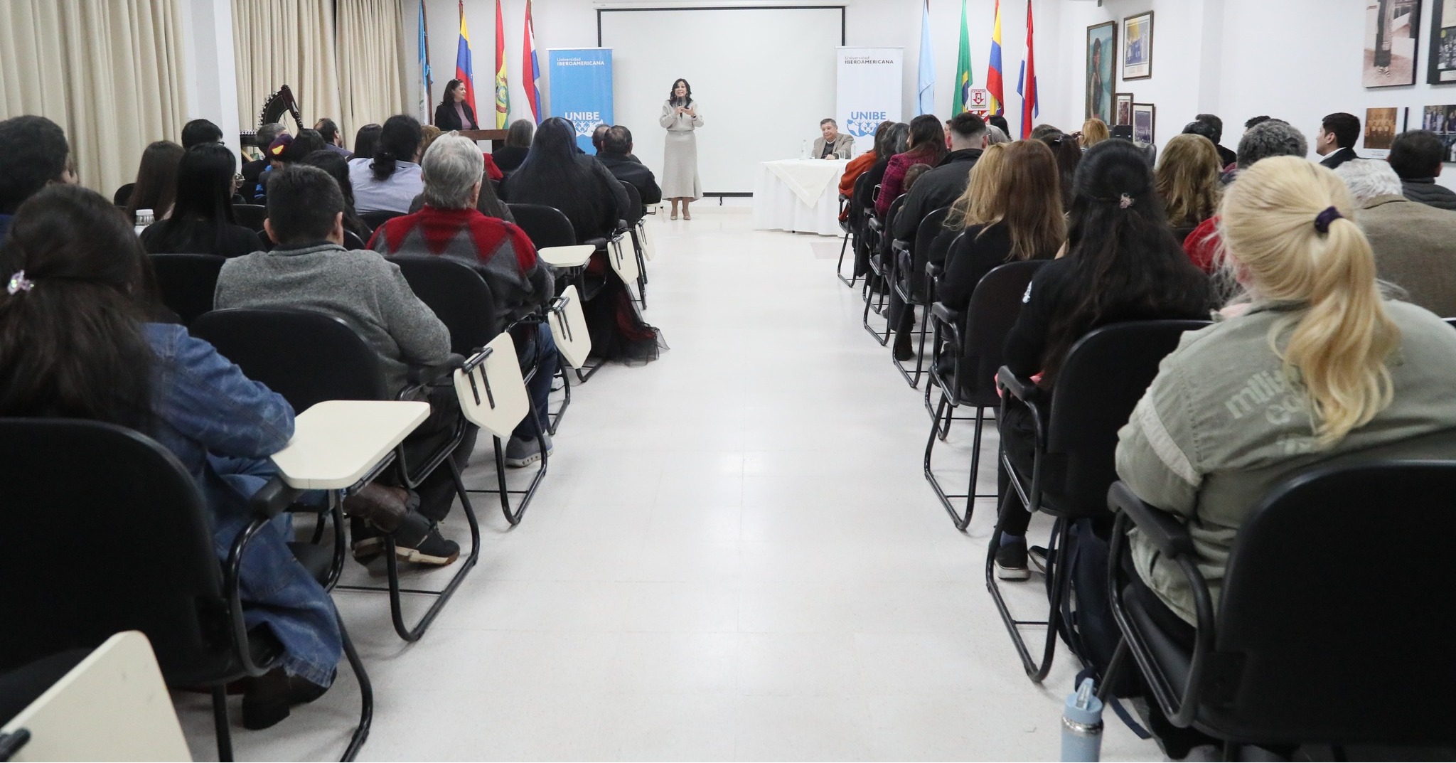 Homenaje UNIBE a referentes culturales de San Lorenzo (6)