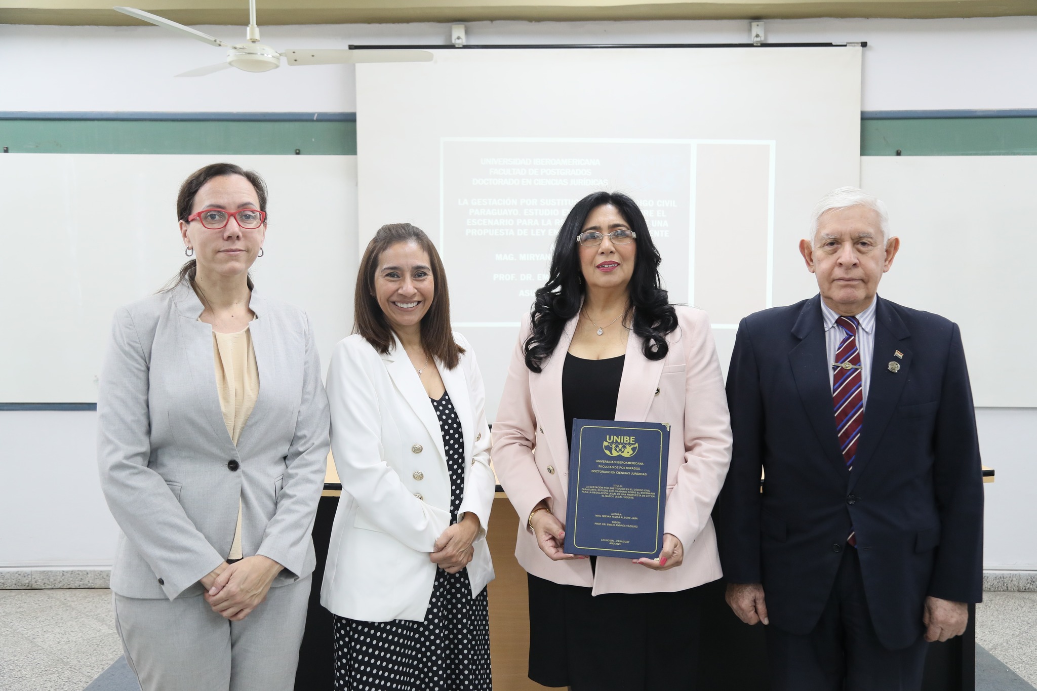 Nuevos Doctores en Ciencias Jurídicas culminan con éxito sus defensas doctorales (4)