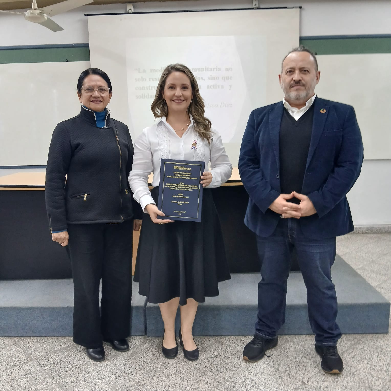 Presentación de tesis sobre mediación comunitaria para la resolución pacífica de conflictos vecinale (2)