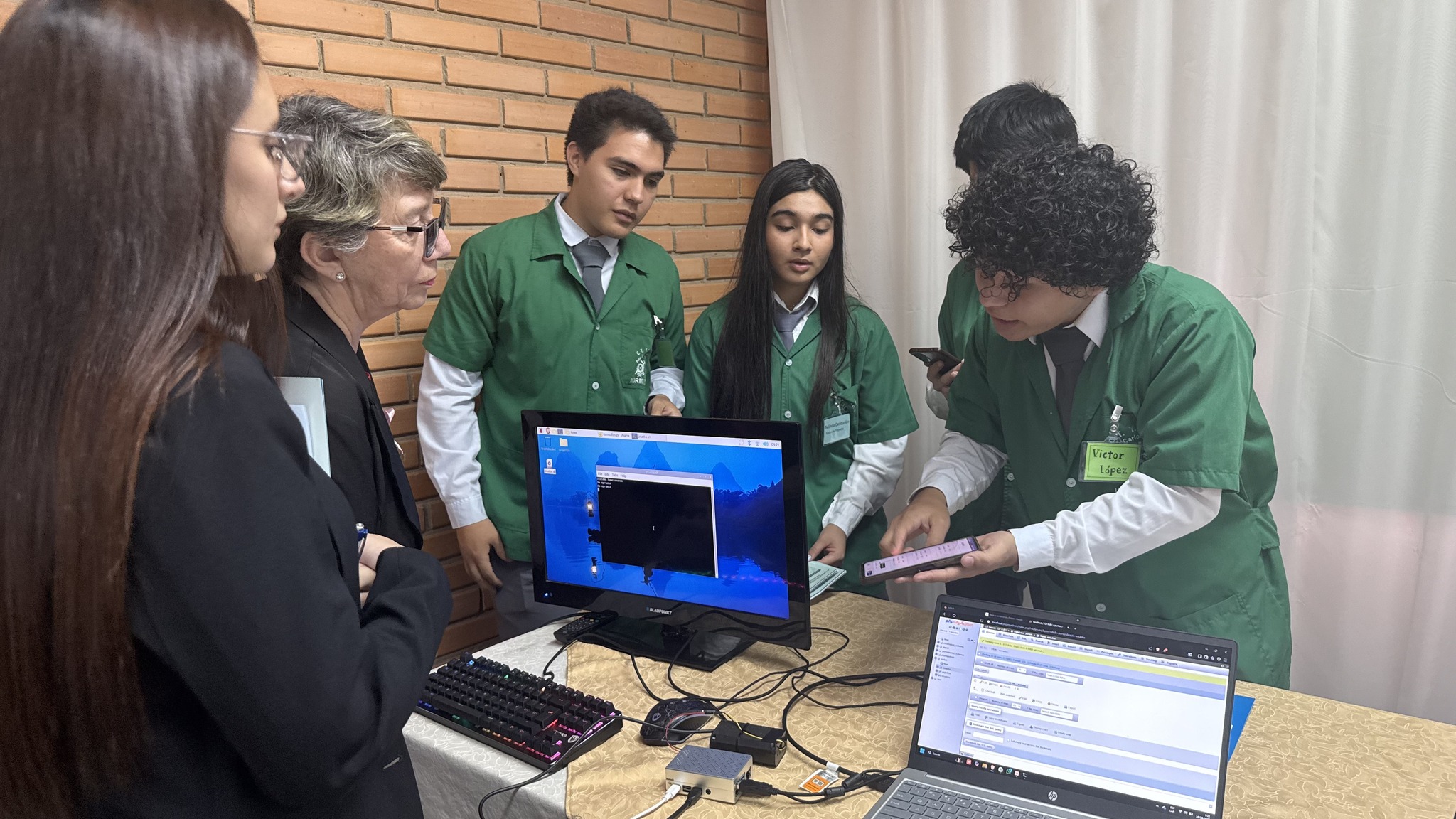Proyectos Geniales Talento e Innovación en la Sede Asunción (8)