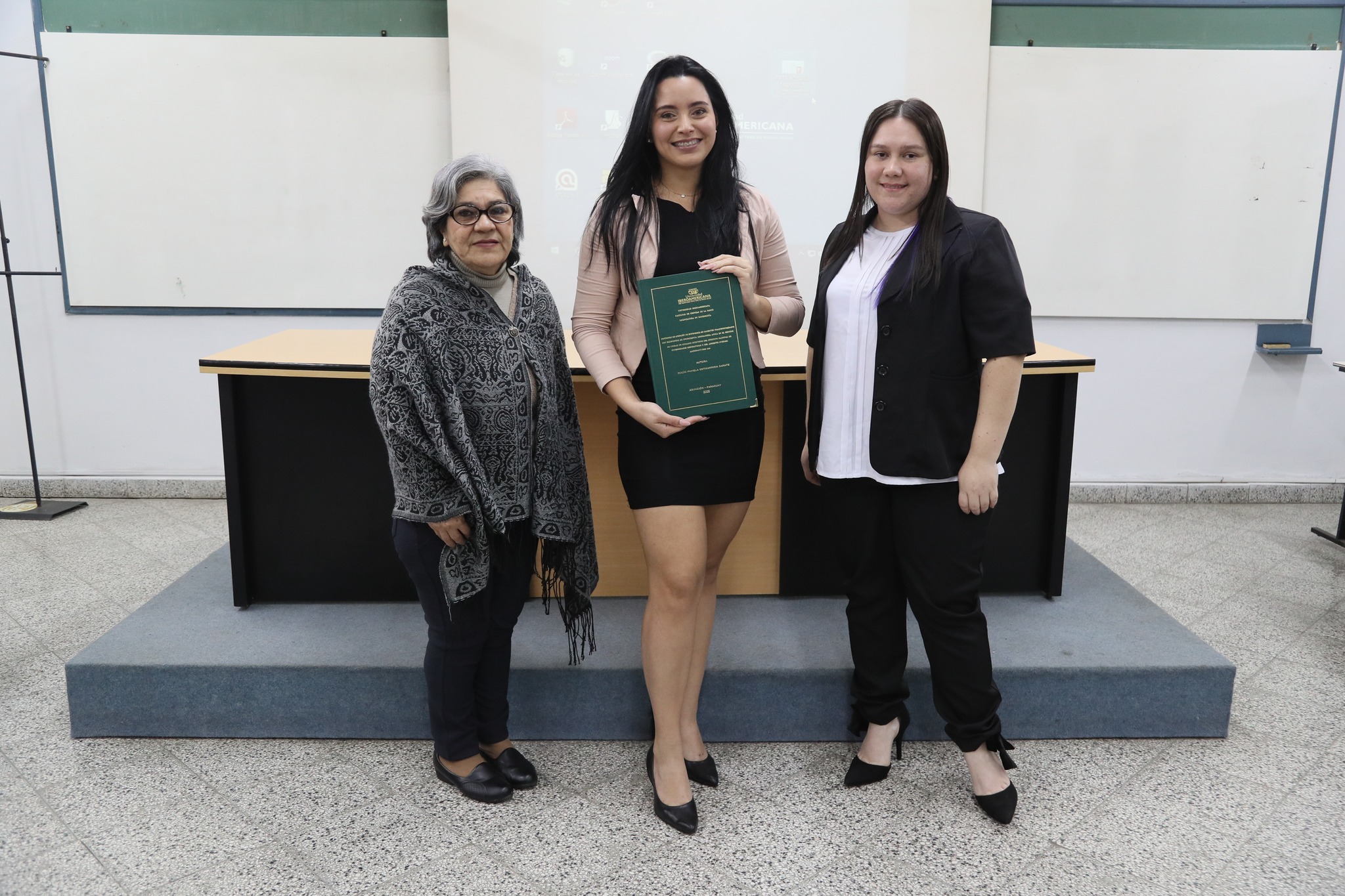 Reconocimiento a nuestra nueva profesional en Enfermería (1)