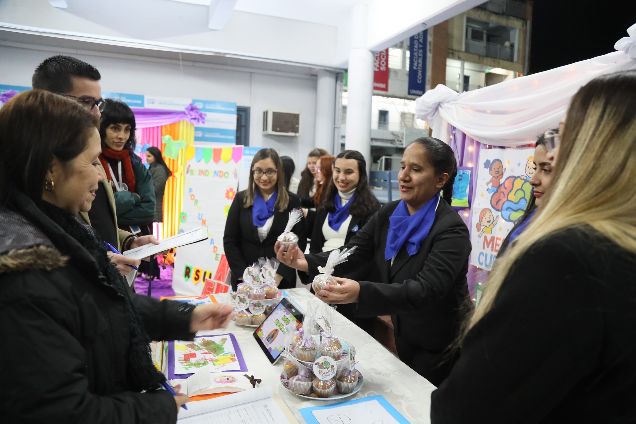Sembrando ideas, construyendo futuro Proyectos de RSU en UNIBE Asunción (2)