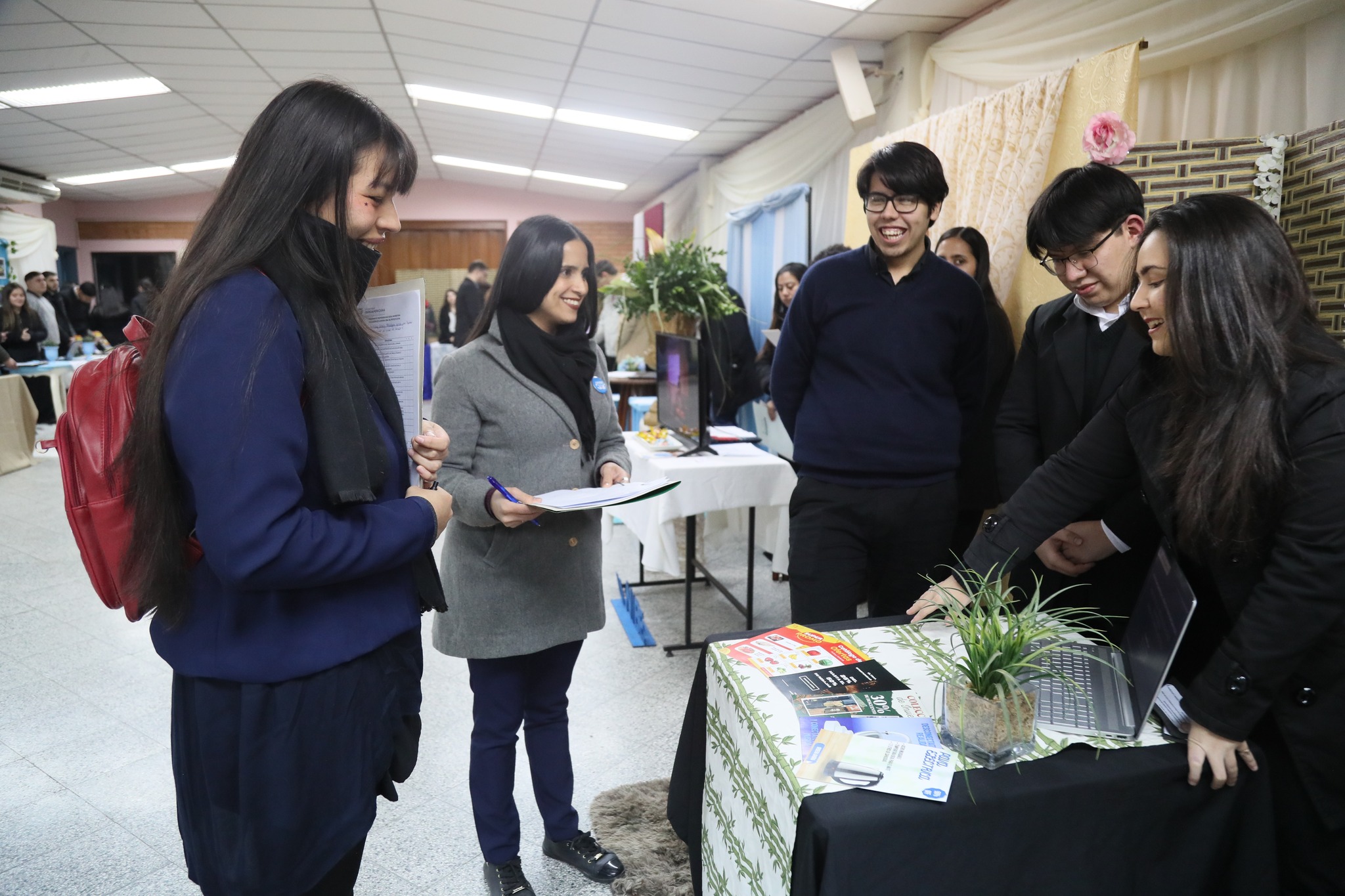 Sembrando ideas, construyendo futuro Proyectos de RSU en UNIBE Asunción (8)