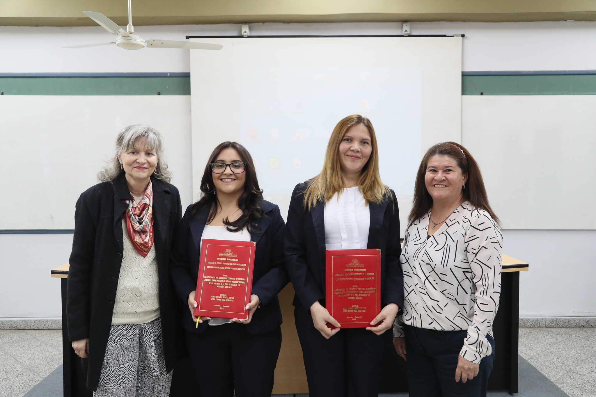 UNIBE felicita a sus nuevas Licenciadas en Ciencias de la Educación (4)