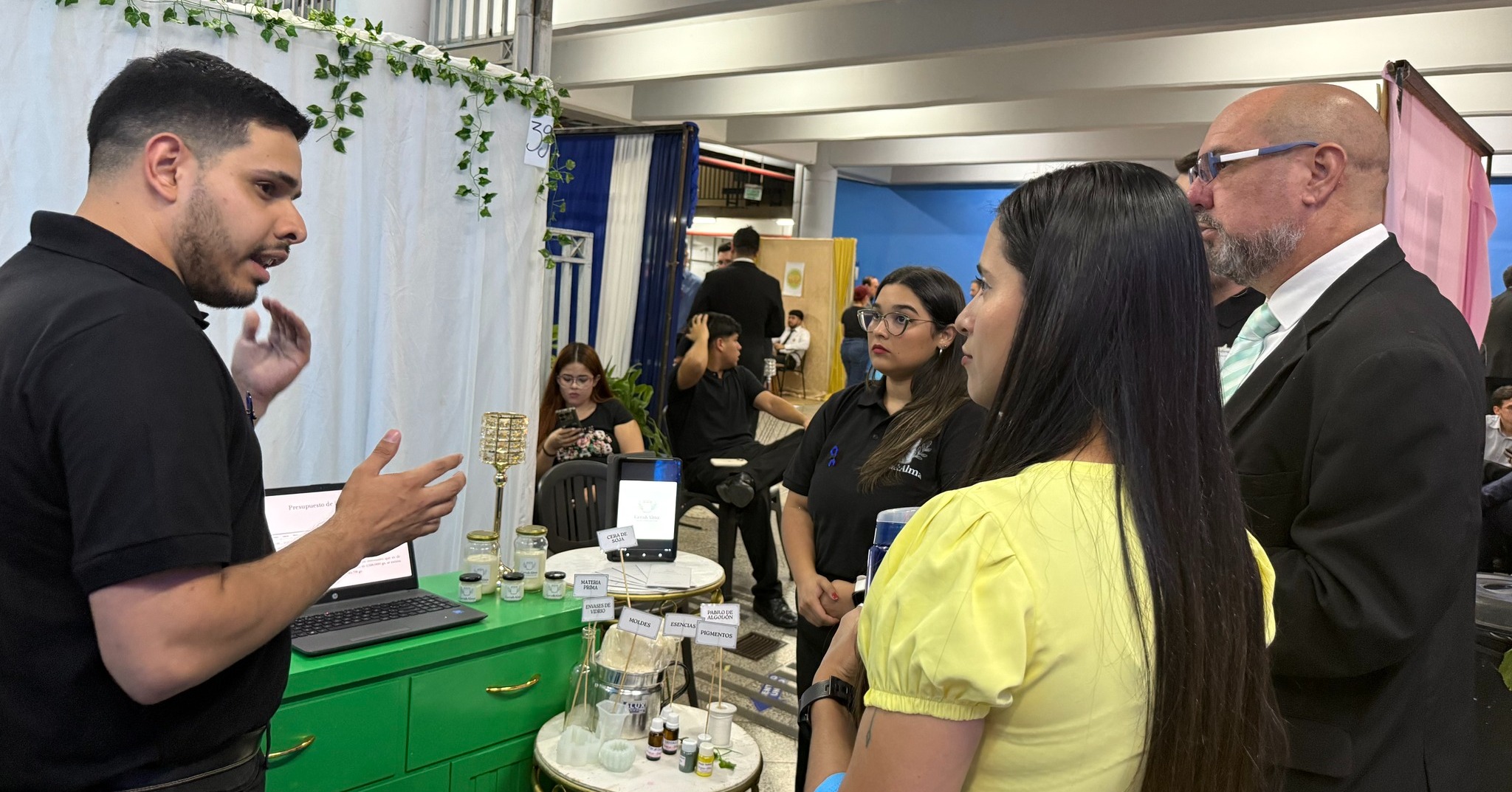 UNIBE impulsa la innovación Éxito en la Jornada de Emprendedurismo de la Sede Asunción (4)