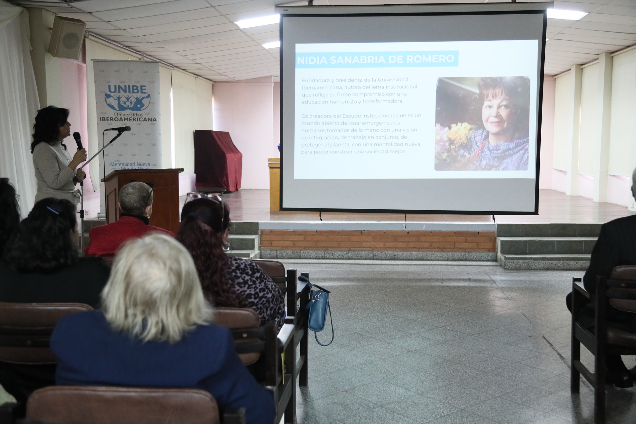 UNIBE realiza su Claustro Docente con presentación de informes de medio término (2)