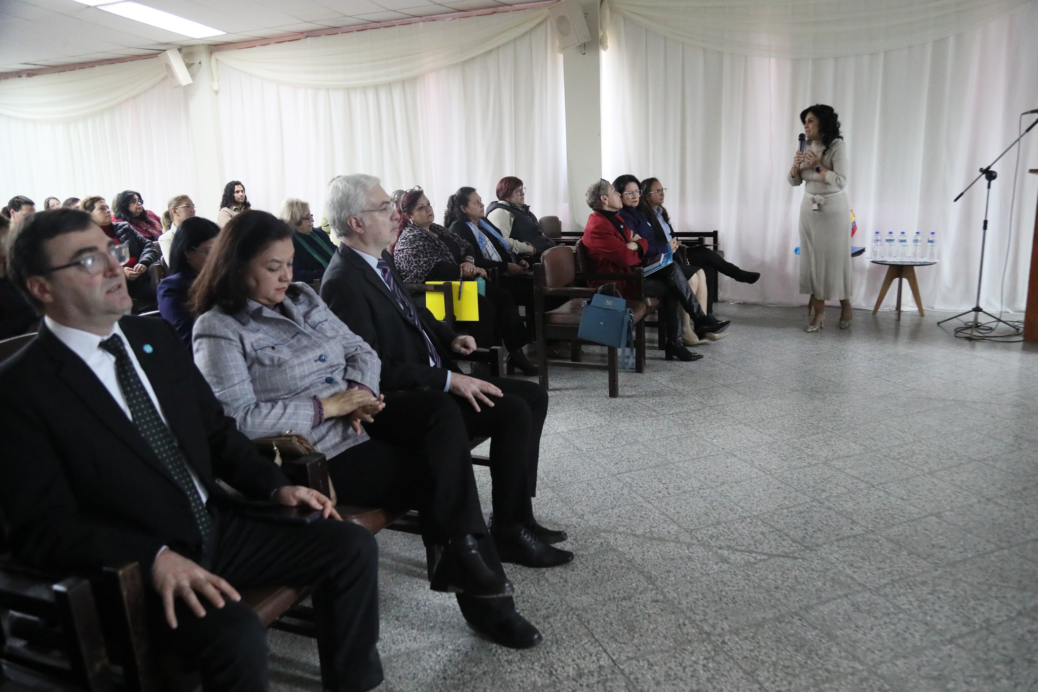 UNIBE realiza su Claustro Docente con presentación de informes de medio término (3)