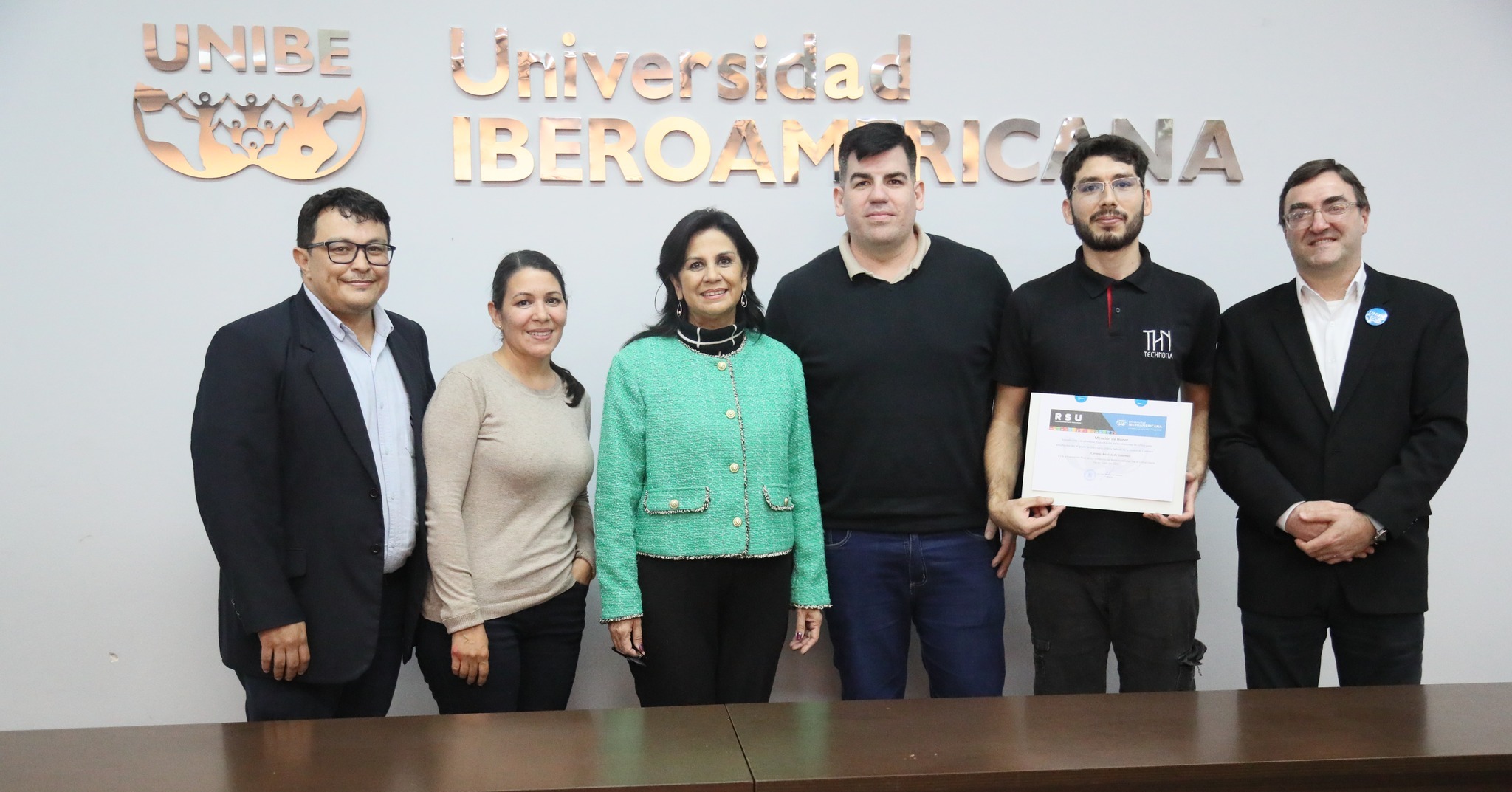 UNIBE reconoce a los estudiantes destacados por sus Proyectos de RSU (6)