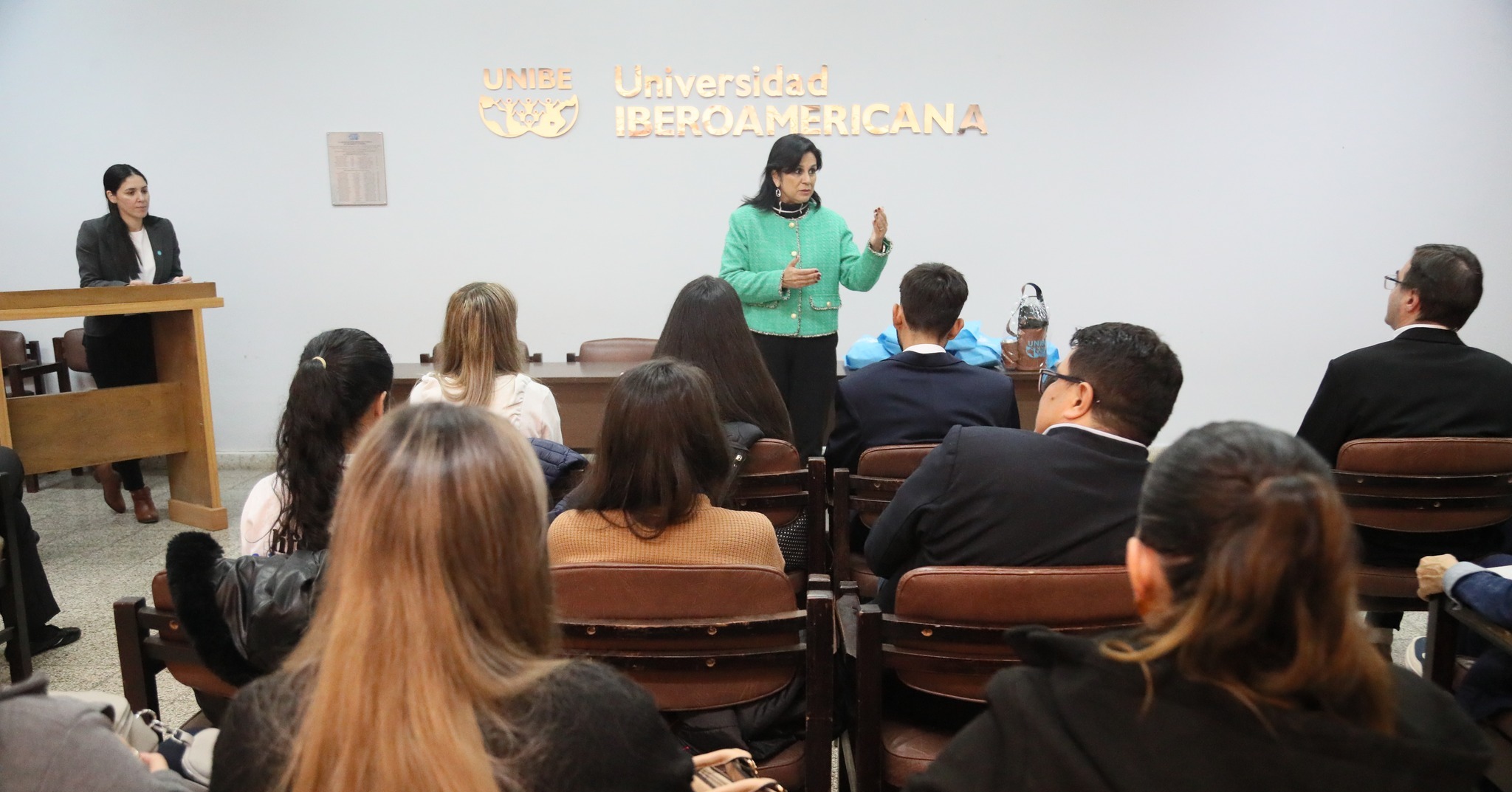 UNIBE reconoce a los estudiantes destacados por sus Proyectos de RSU (7)