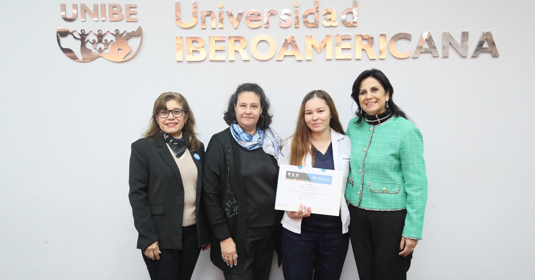 UNIBE reconoce a los estudiantes destacados por sus Proyectos de RSU (9)