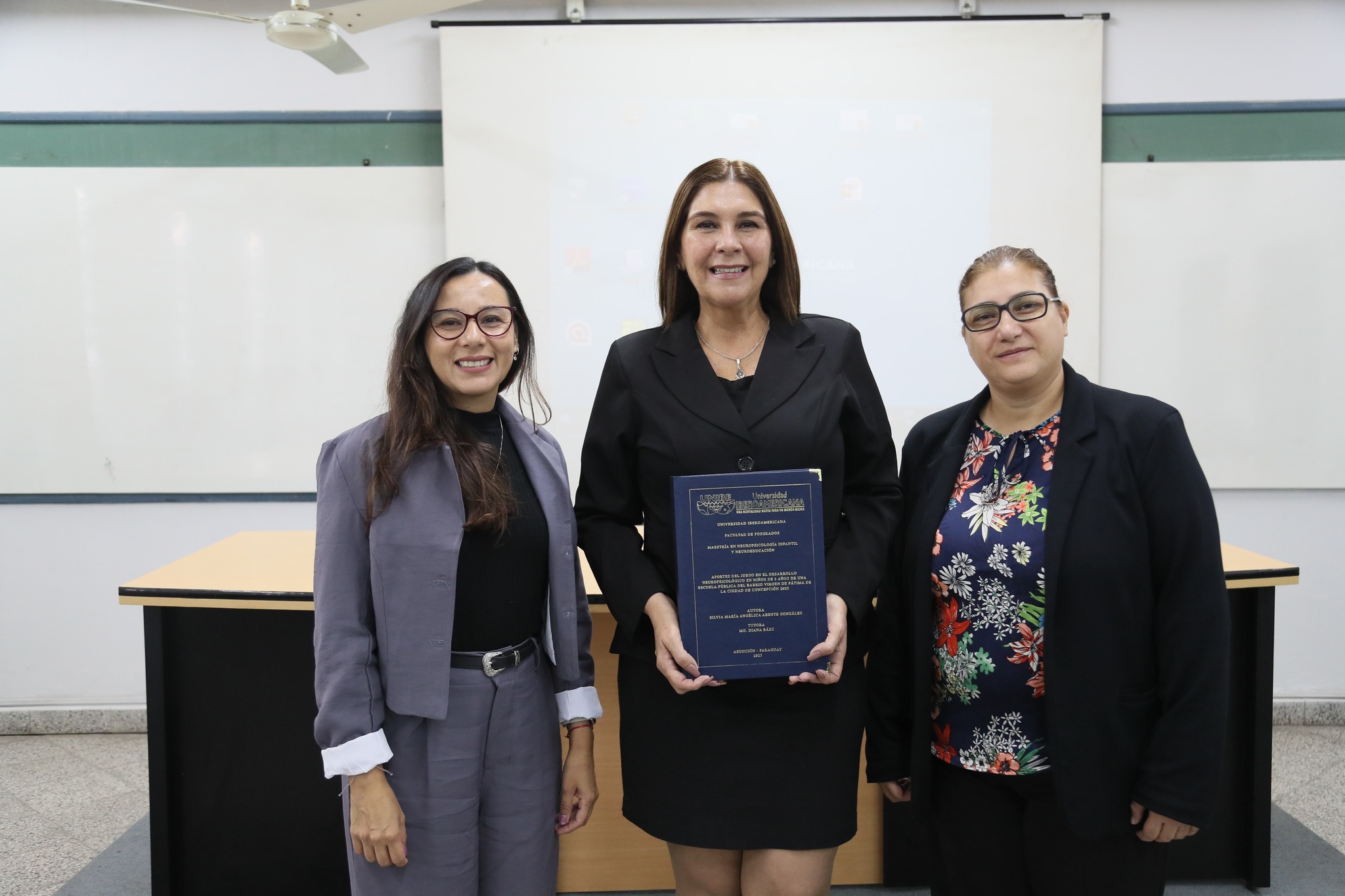 Un logro académico destacado Silvia Abente González presenta su tesis sobre el rol del juego en el desarrollo infantil (2)