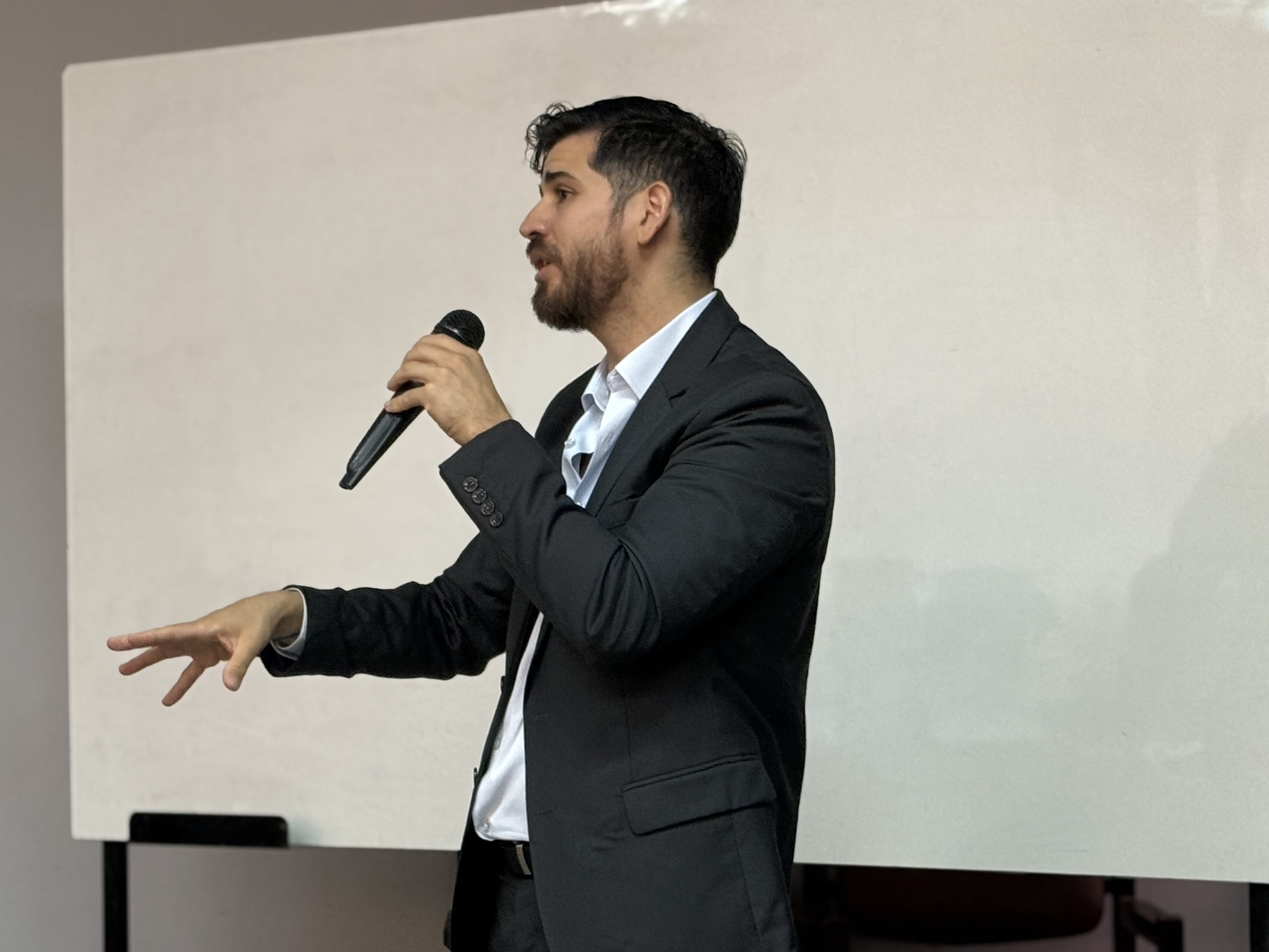 Comprometidos con tu crecimiento profesional Primer encuentro docente 2026 de Postgrados UNIBE (2)