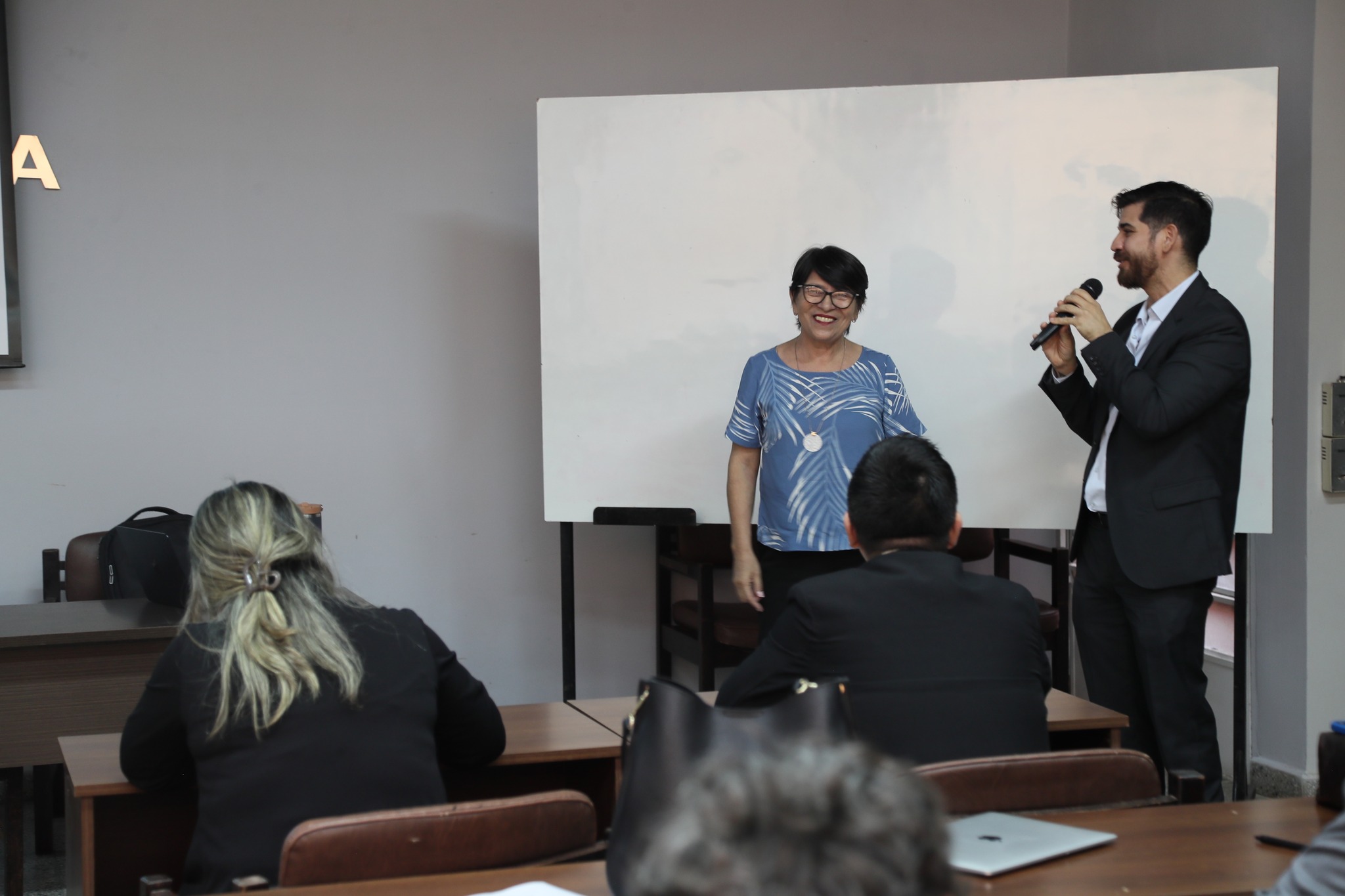 Comprometidos con tu crecimiento profesional Primer encuentro docente 2026 de Postgrados UNIBE (7)