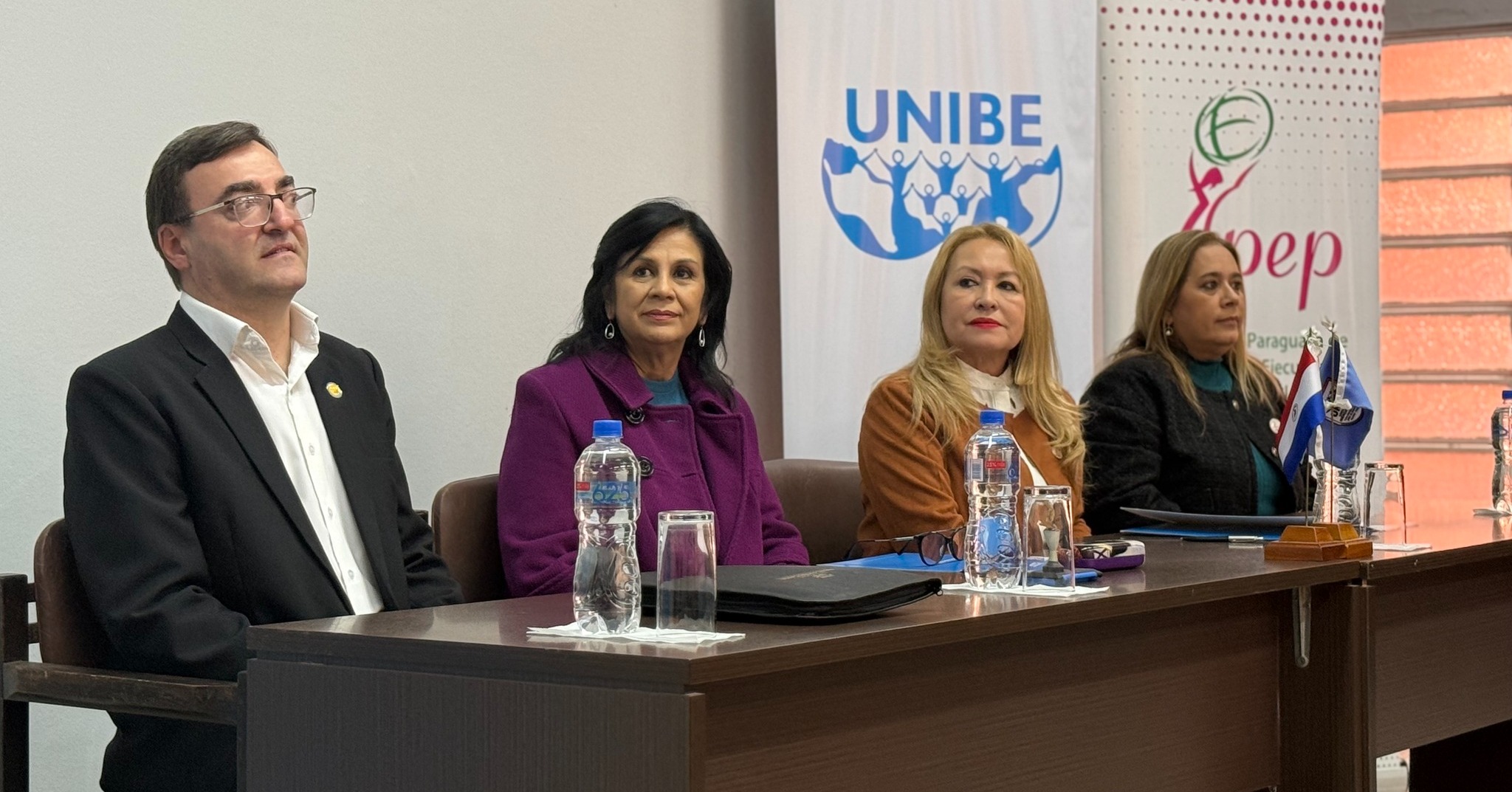 UNIBE y APEP firman convenio de cooperación interinstitucional (1)