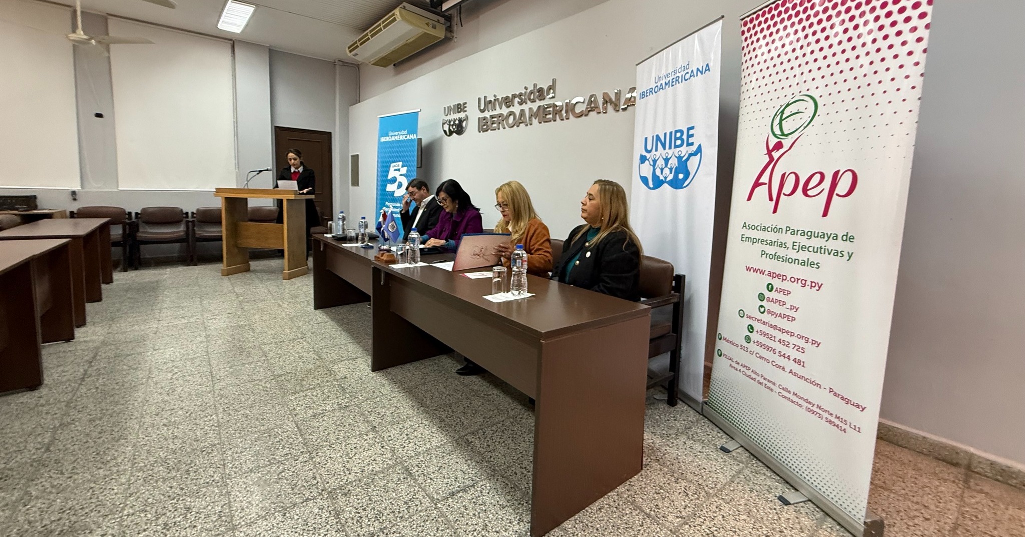 UNIBE y APEP firman convenio de cooperación interinstitucional (4)