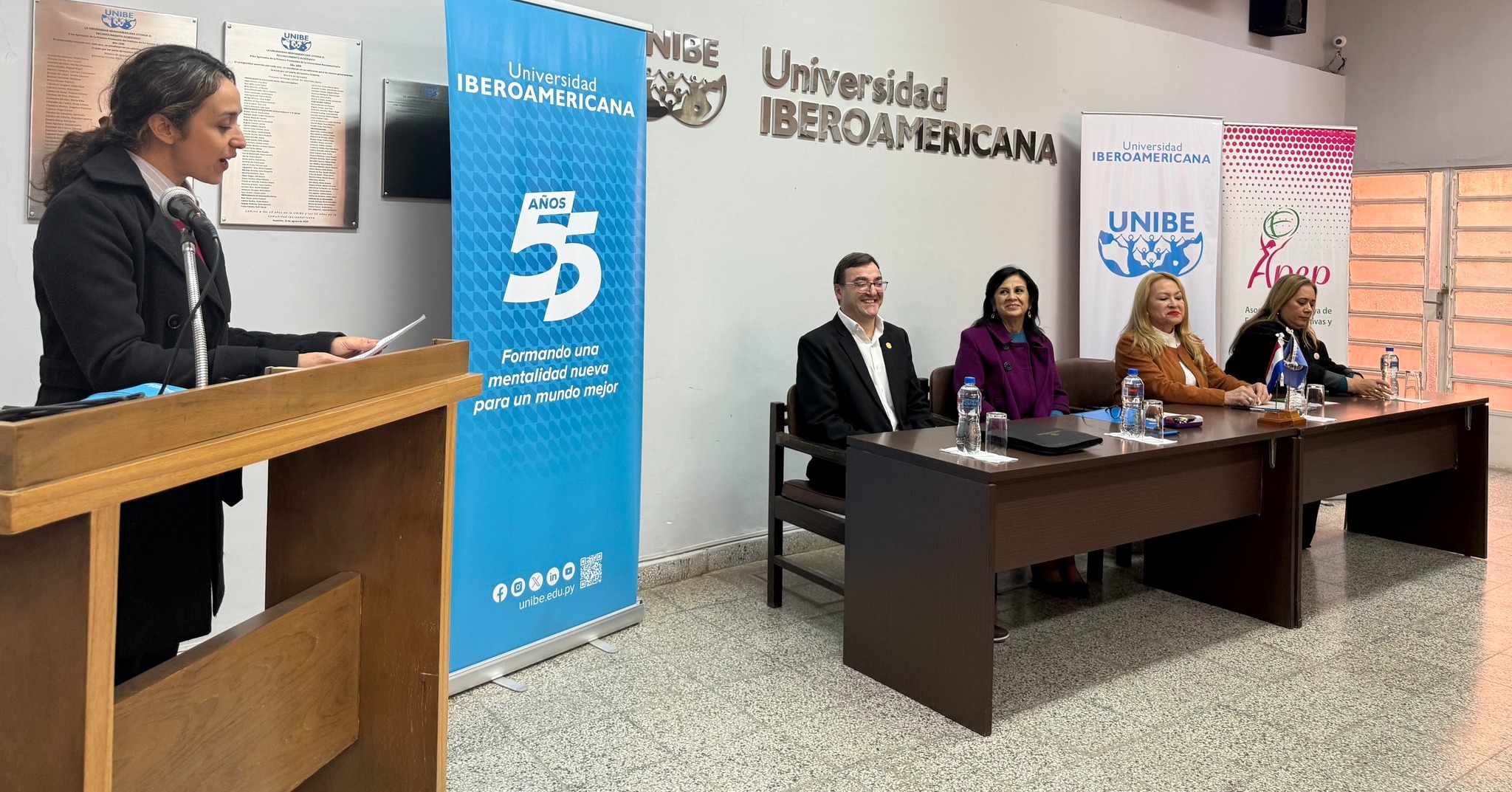 UNIBE y APEP firman convenio de cooperación interinstitucional (6)