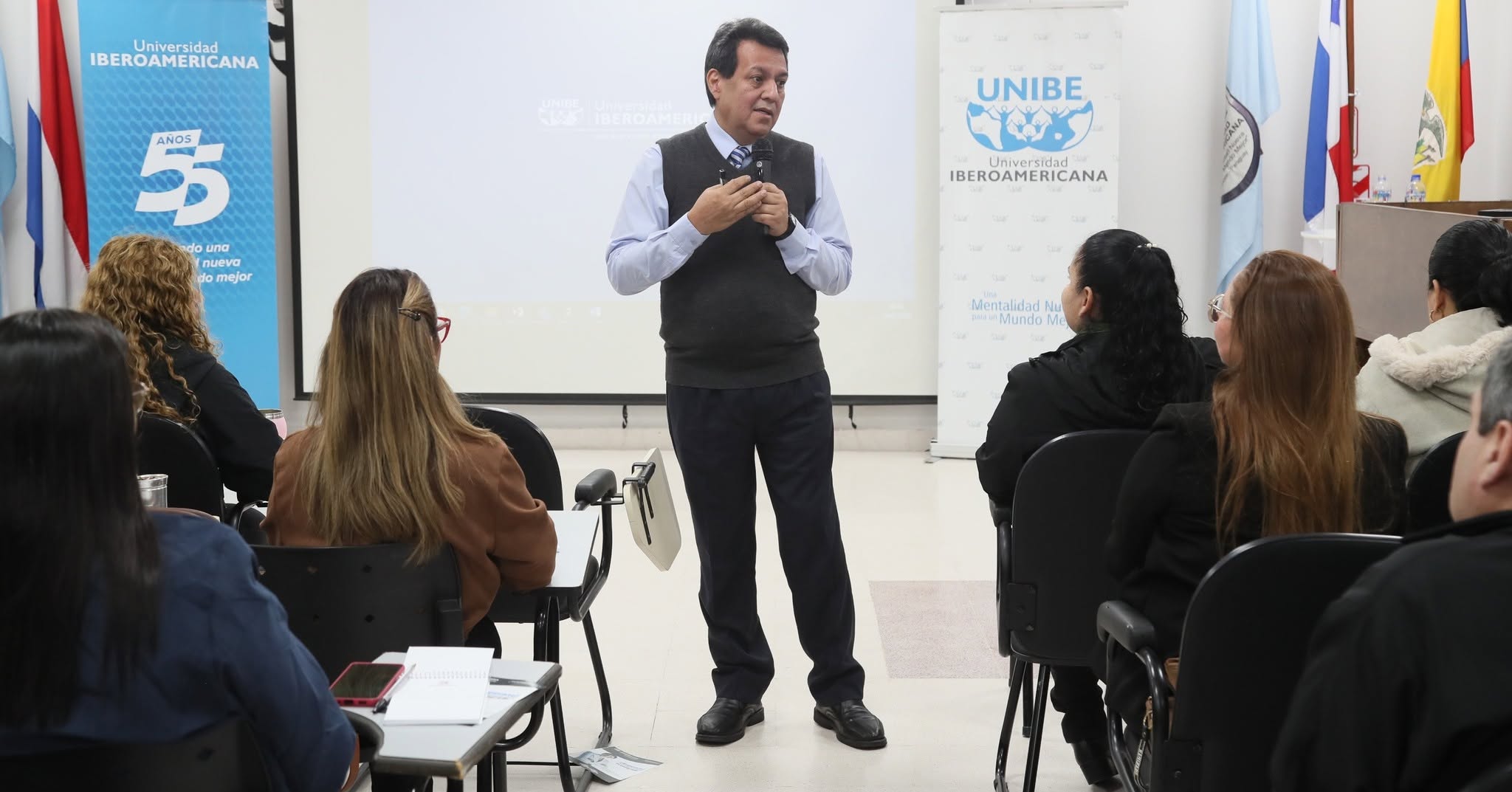 La UNIBE como epicentro de la formación docente (4)