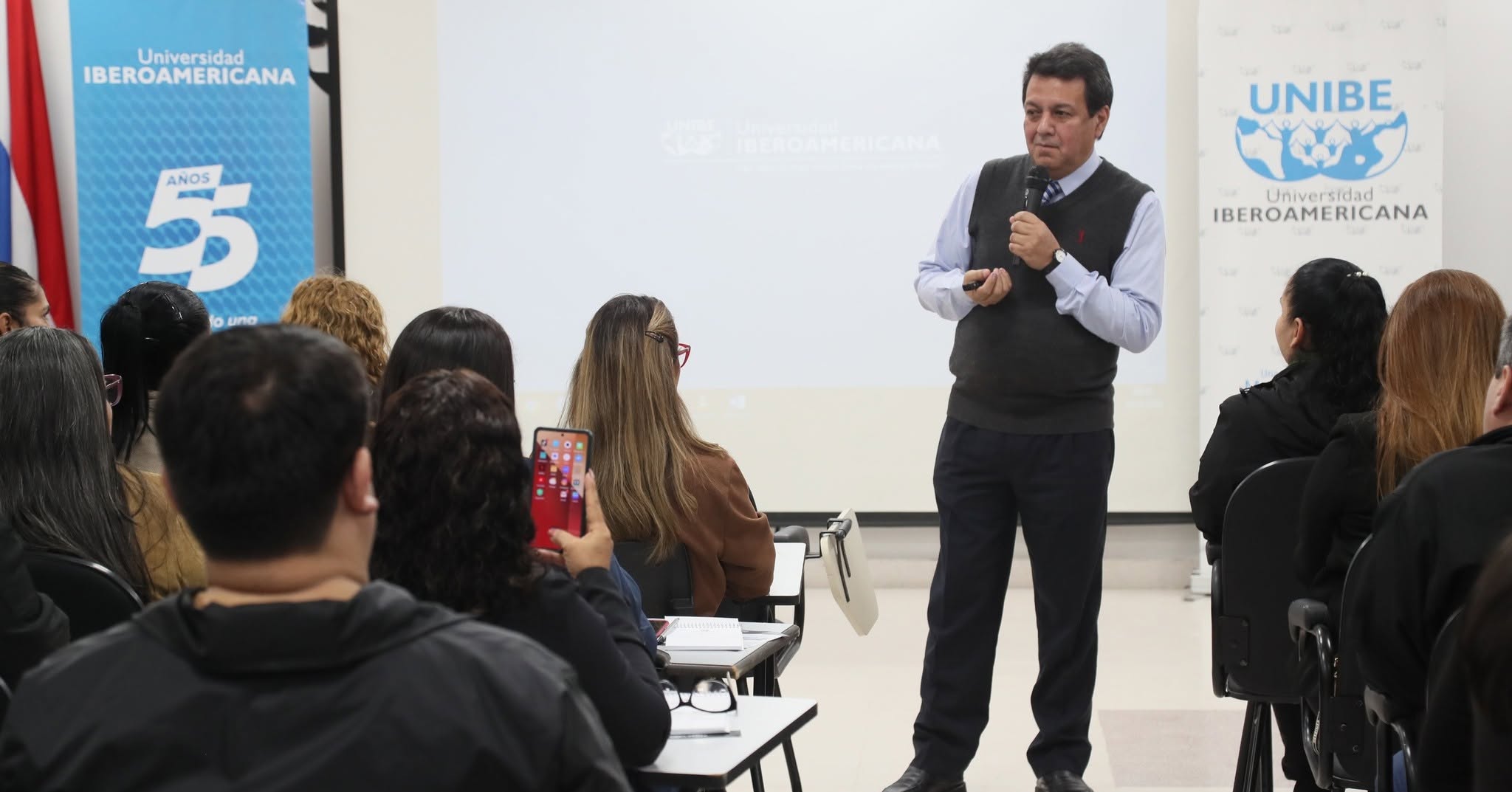 La UNIBE como epicentro de la formación docente (9)