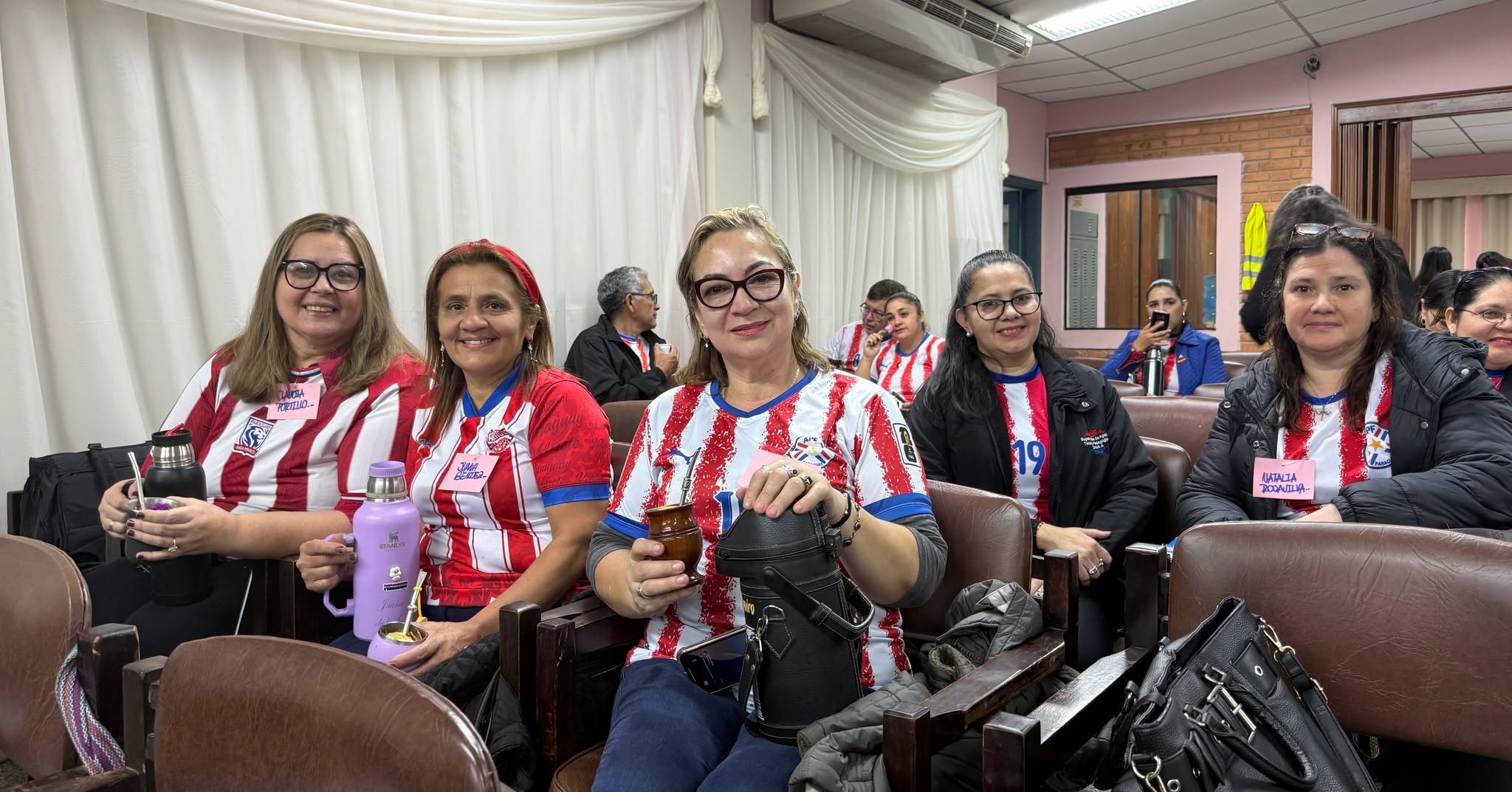 Liderando espacios de desarrollo profesional para educadores del paÃs (2)