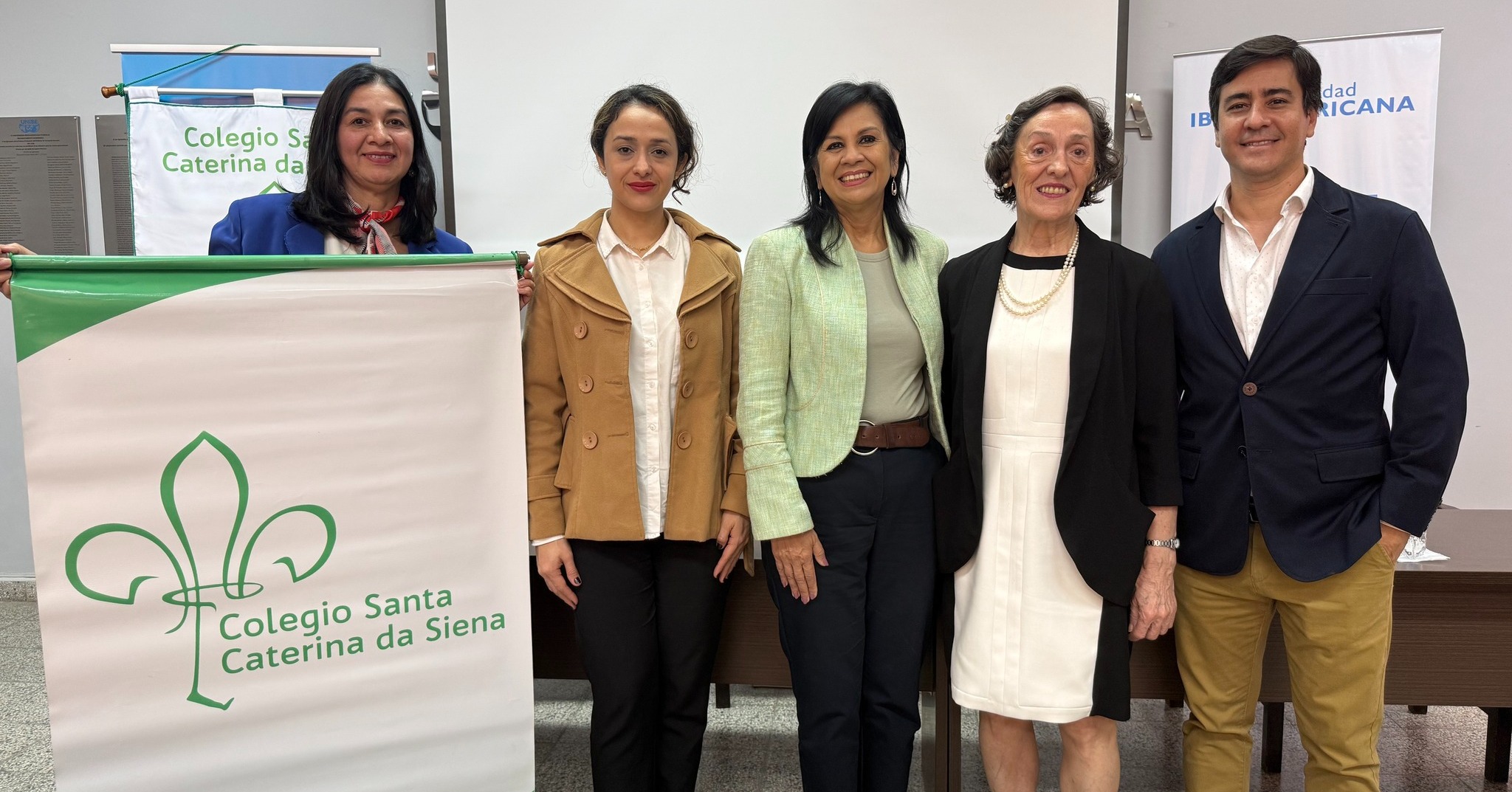 UNIBE y el Colegio Santa Caterina Da Siena juntos por la innovación (1)