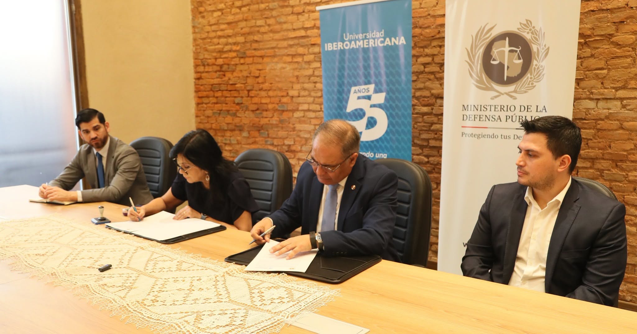 UNIBE y Ministerio de Defensa Pública firman convenio de cooperación (4)