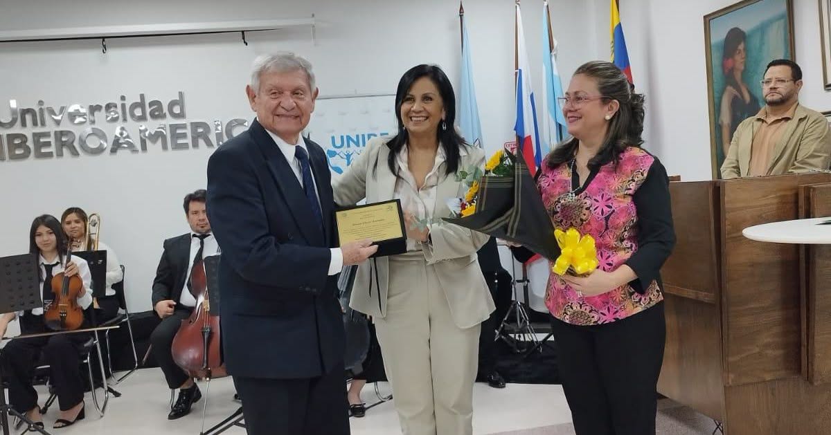 Acto de Homenaje a Hacedores Culturales en el mes aniversario de la ciudad de San Lorenzo (5)