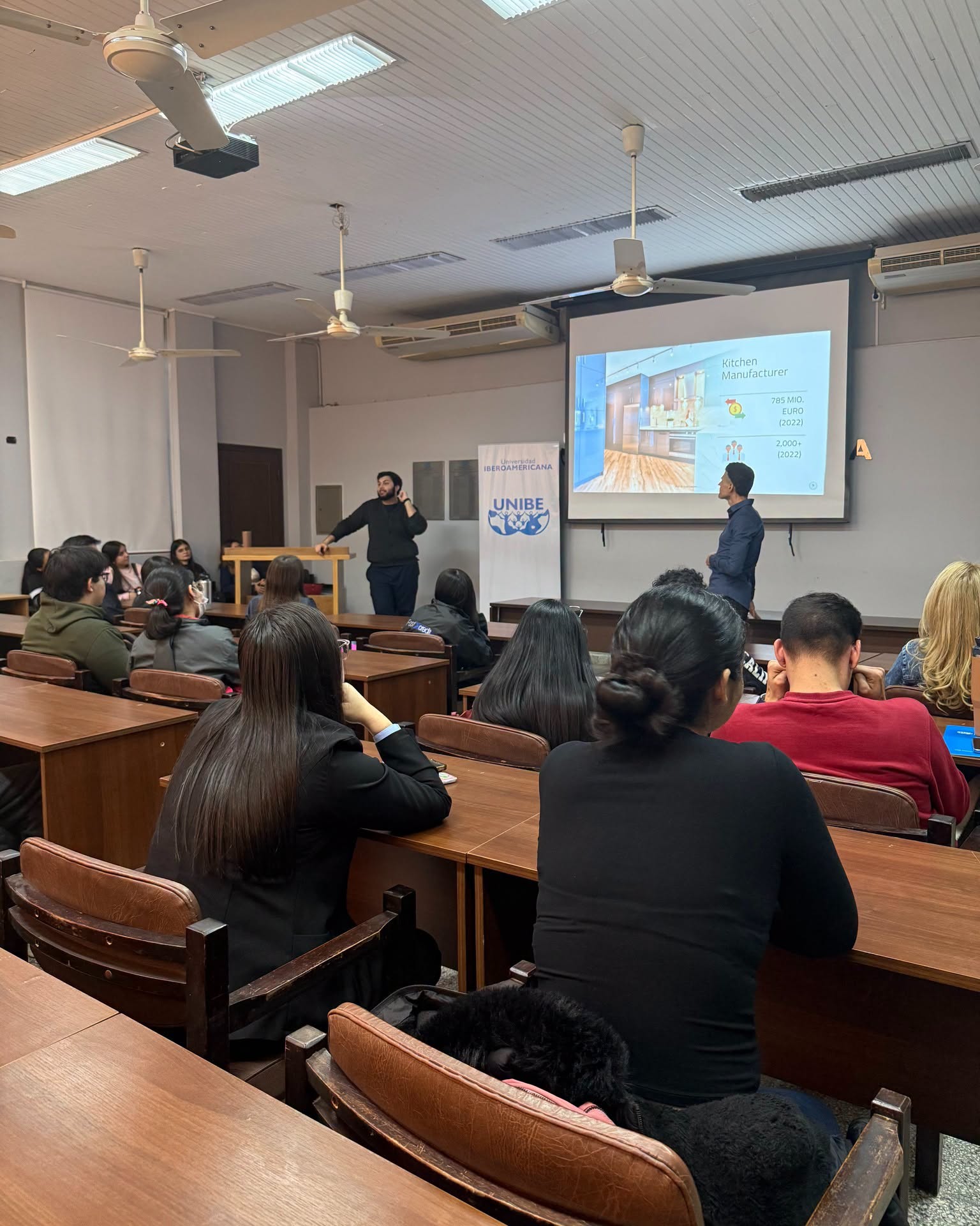 Estrategias de mercado y visión global Así fue la jornada junto al Prof. Sven Cravotta (3)