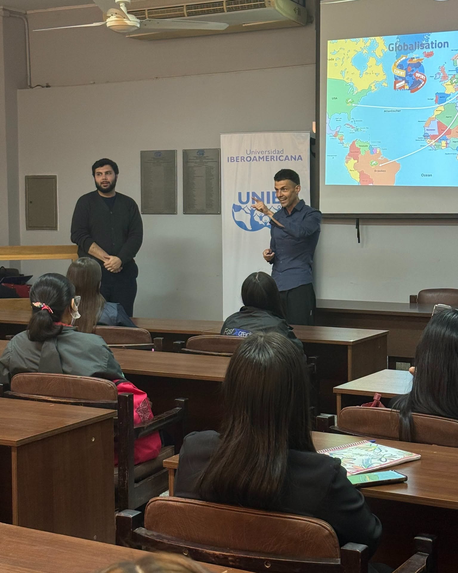 Estrategias de mercado y visión global Así fue la jornada junto al Prof. Sven Cravotta (5)