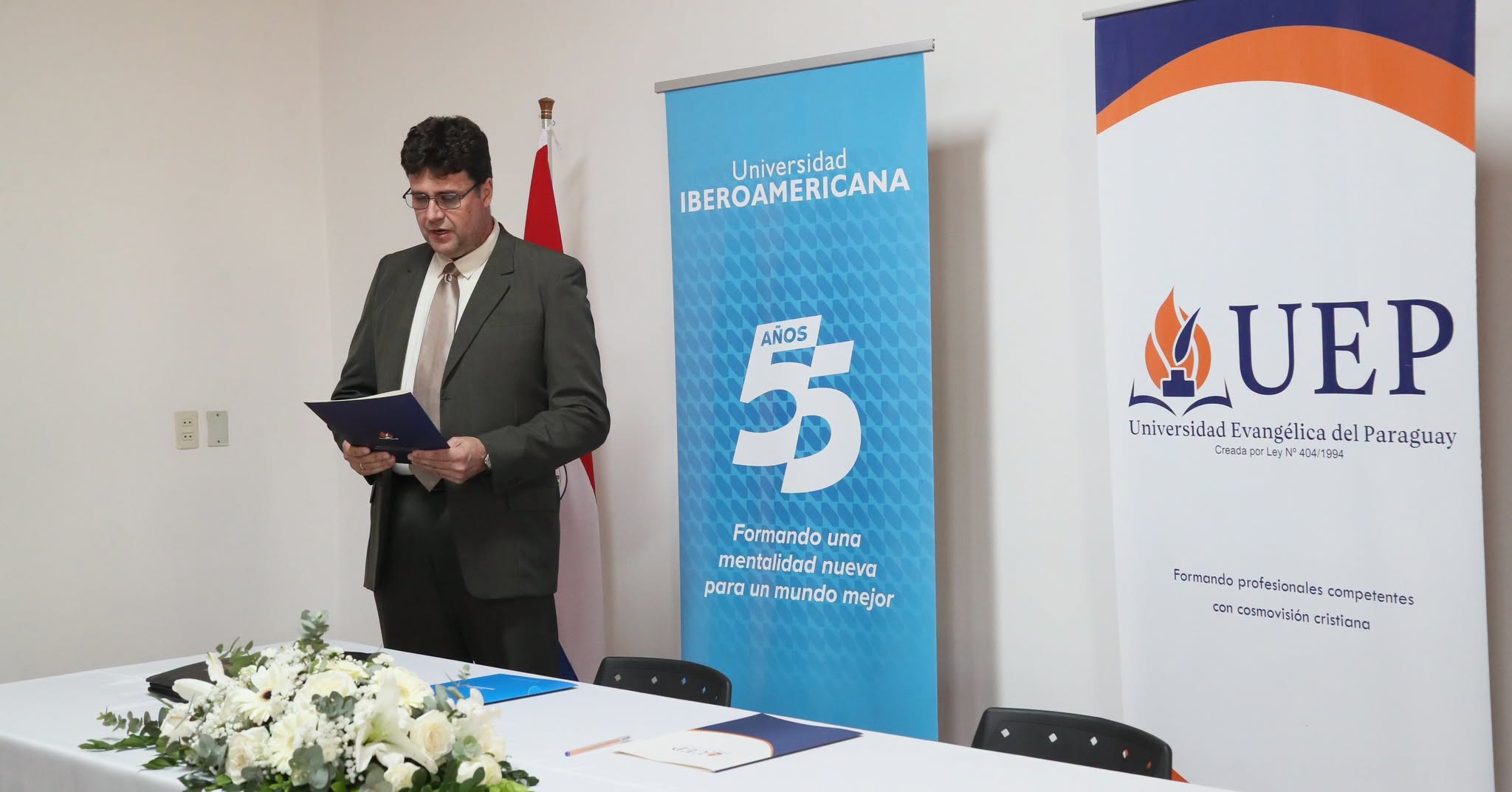 UNIBE y UEP firman convenio de cooperación interinstitucional para impulsar la investigación y la formación profesional (7)