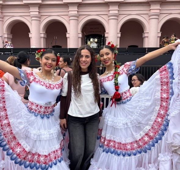 Anna Deaddis “Esta experiencia de intercambio ha sido una de las más enriquecedoras de mi formación académica y profesional ” (4)