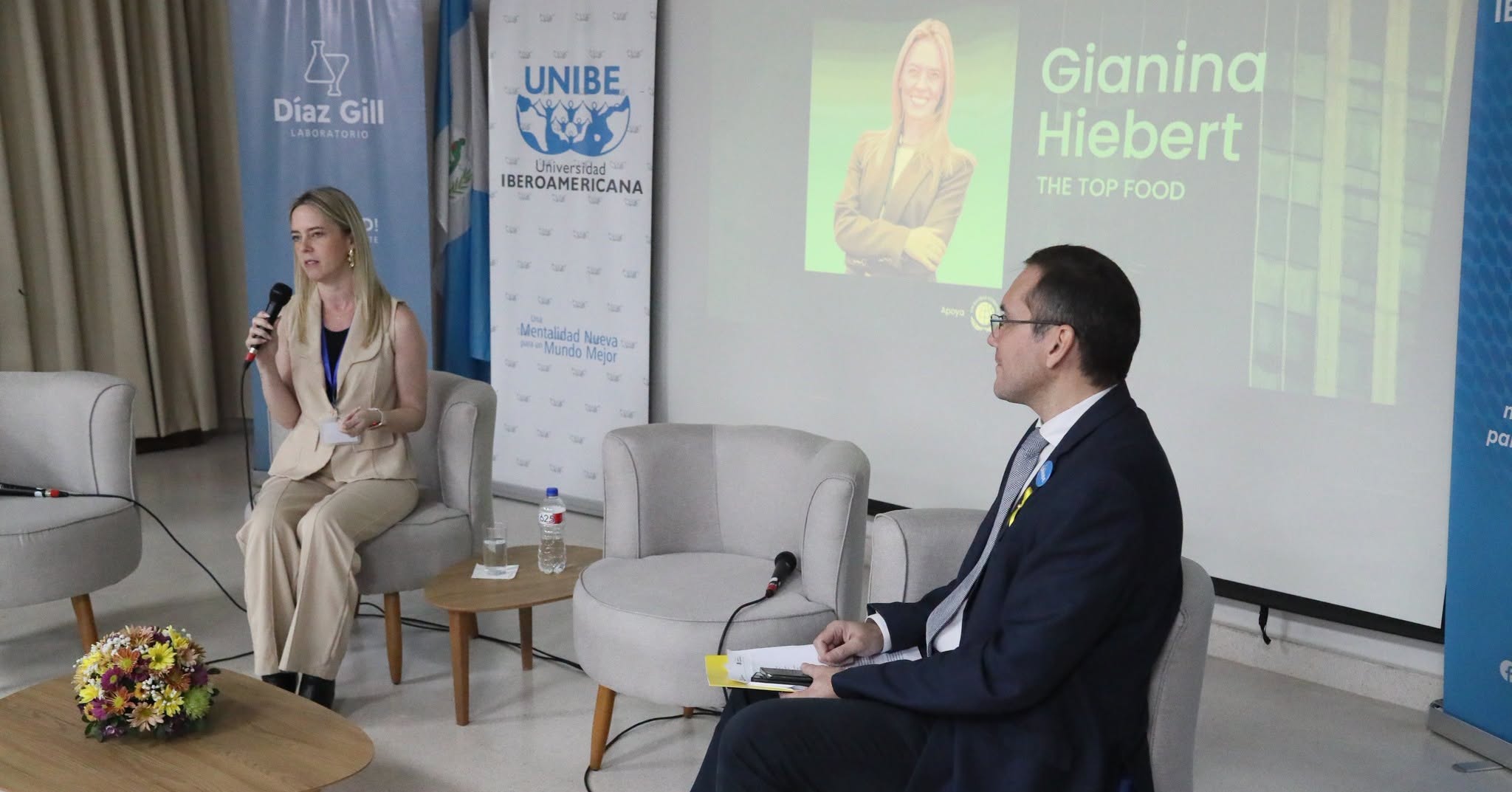 Con éxito se desarrolló el 2.º Congreso Académico Empresarial en la UNIBE Filial San Lorenzo (2)