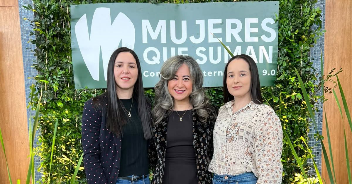 Delegación de la UNIBE participó en el Congreso Mujeres que Suman 9.0 de la APEP (5)