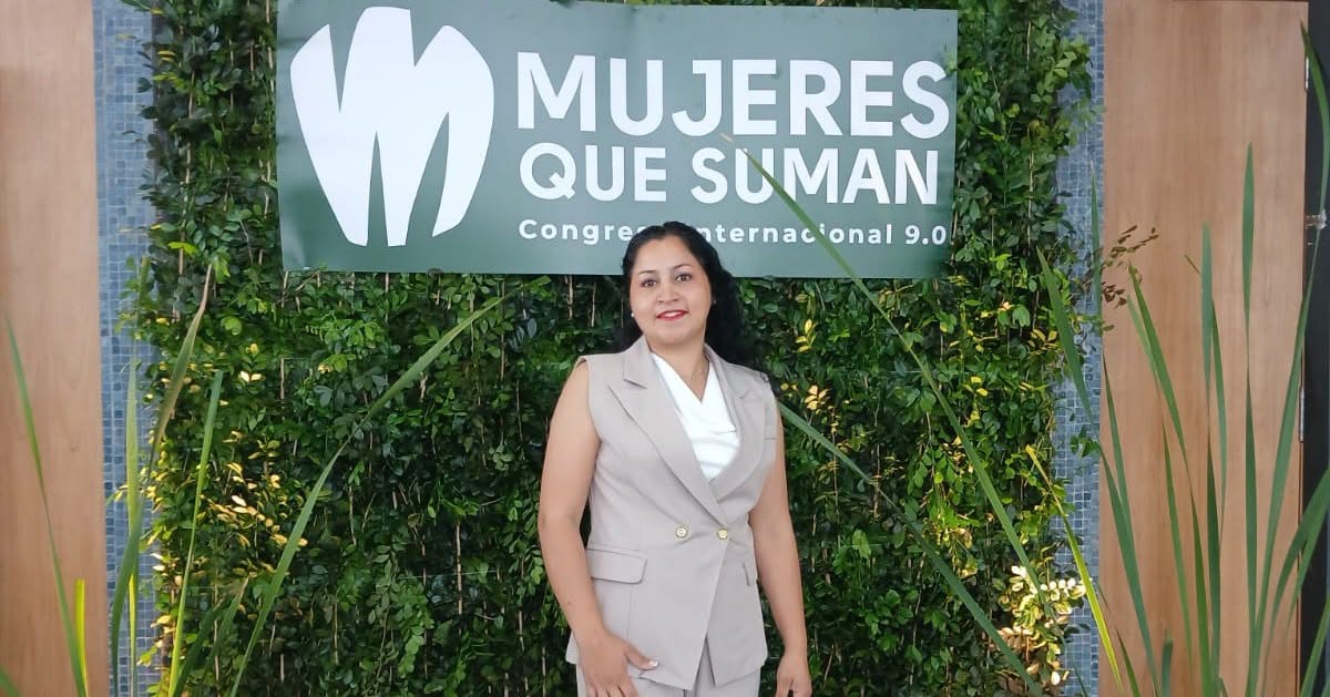 Delegación de la UNIBE participó en el Congreso Mujeres que Suman 9.0 de la APEP (6)