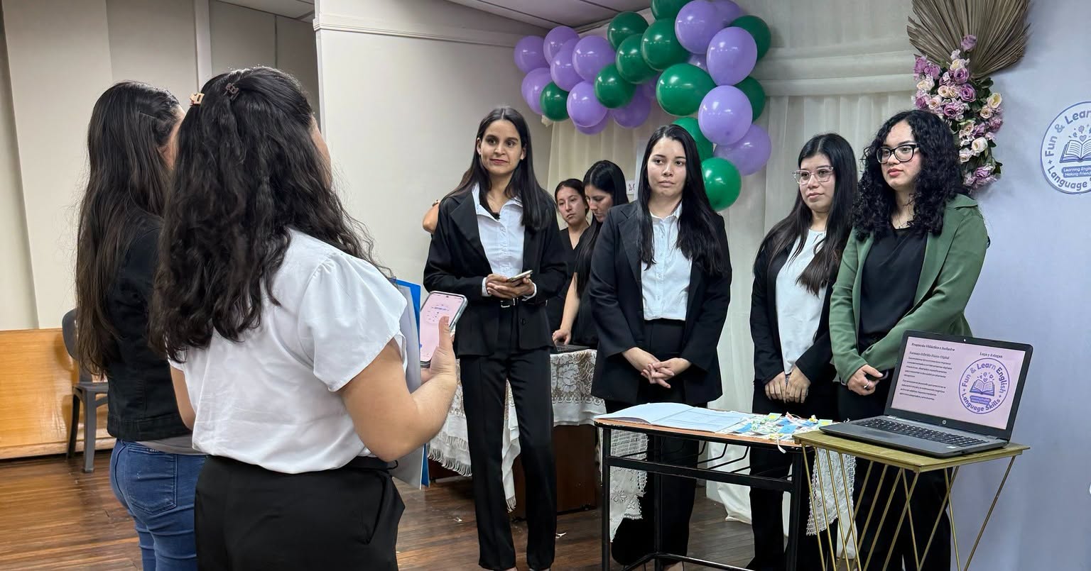 Estudiantes de la UNIBE Sede Asunción presentaron proyectos de innovación en la Expo Emprendimientos (10)