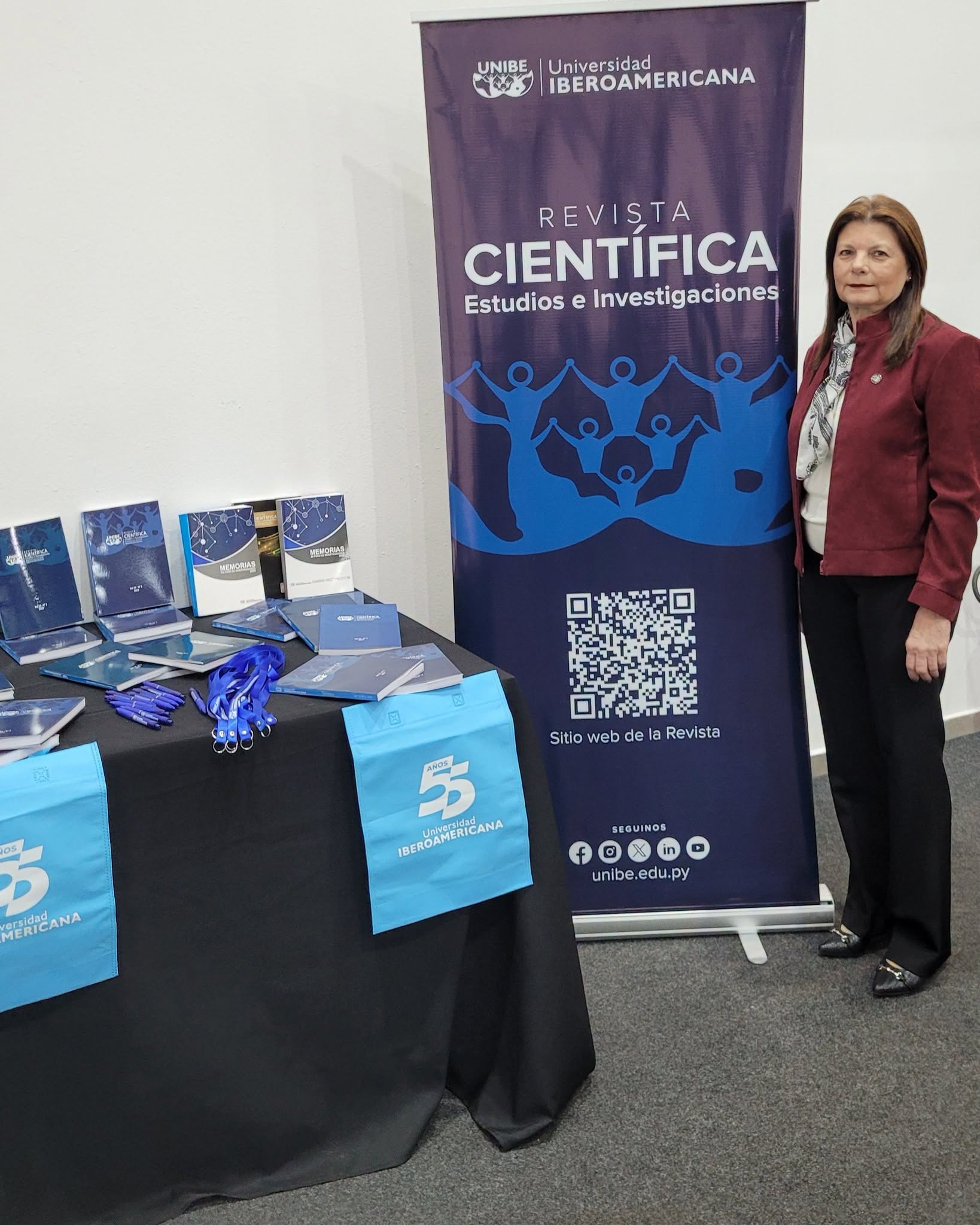 La Revista Científica Estudios e Investigaciones de la UNIBE fue presentada en la Libro Feria Encarnación (3)