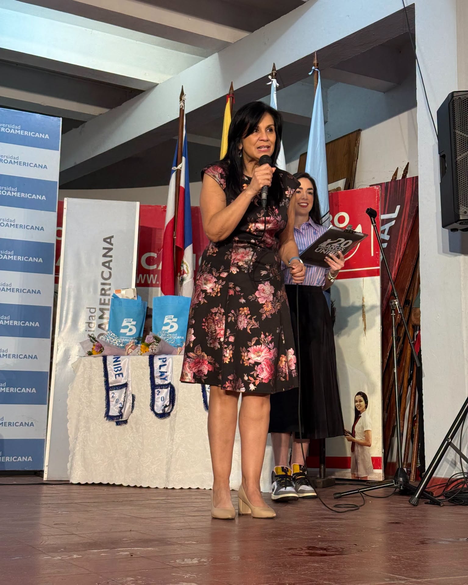La UNIBE dio inicio a las festividades del Mes de la Juventud con la elección de la Miss UNIBE 2026 (6)