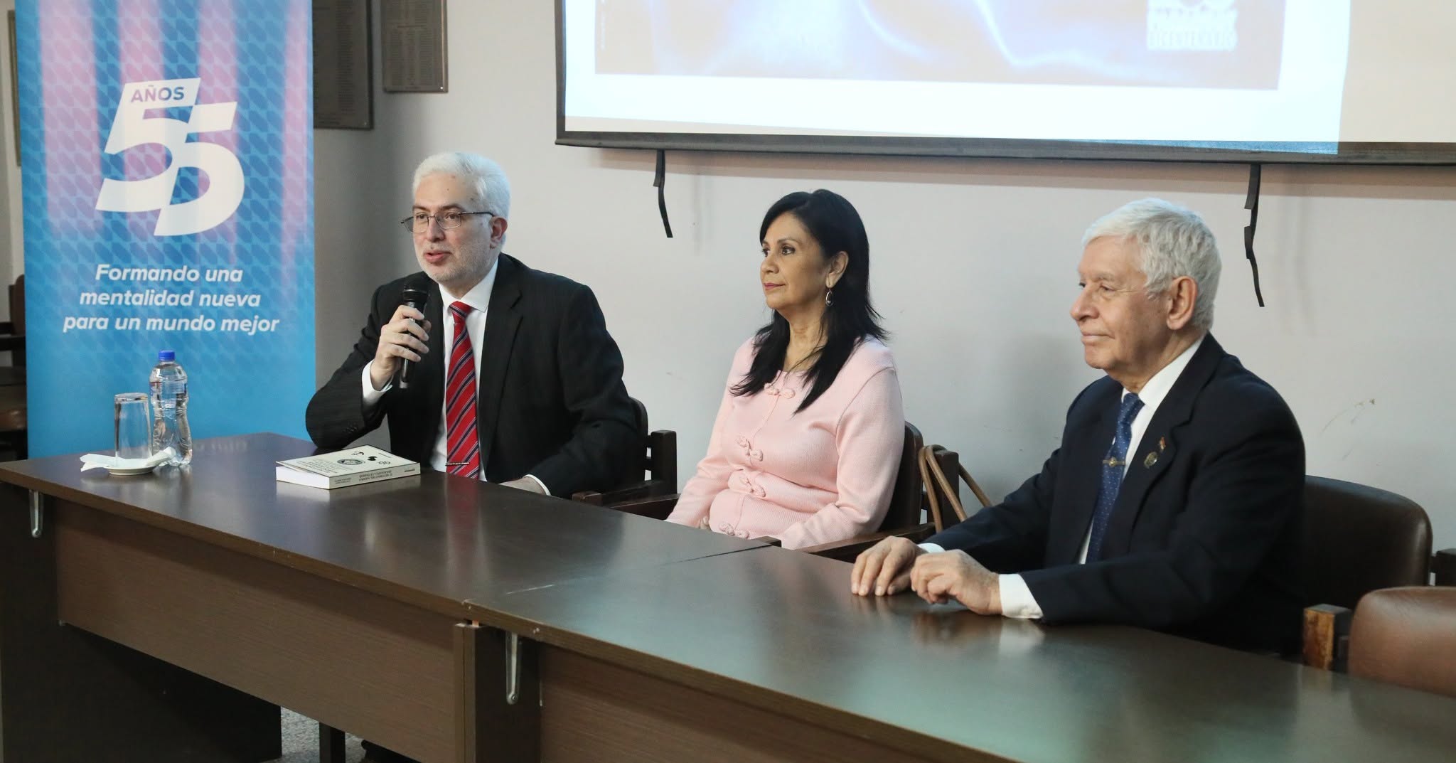 Presentación del libro El retorno del marino del Prof. Dr. Santiago Adán Brizuela en la UNIBE (7)
