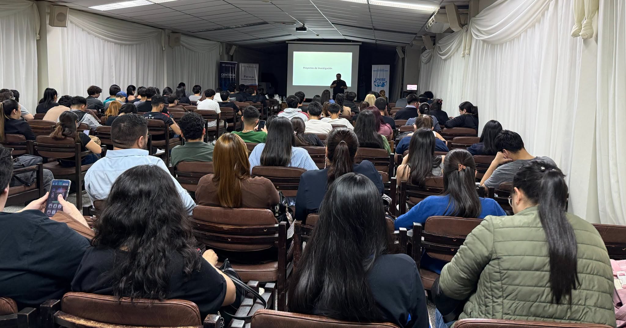 Aplicaciones tecnológicas e IA en la investigación Disertación magistral en la Universidad Iberoamericana (10)