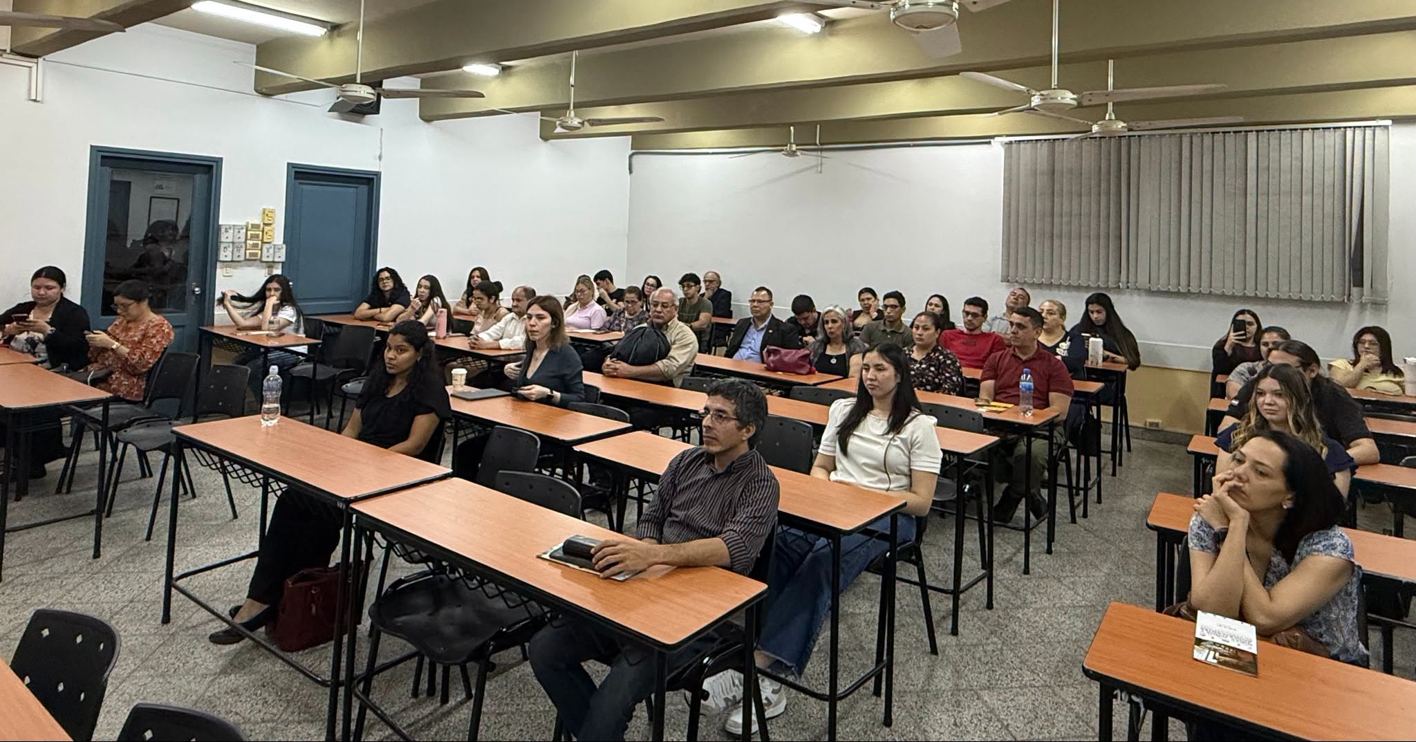 Conferencia sobre Derecho Registral Comparado entre Paraguay y República Dominicana en la UNIBE (5)