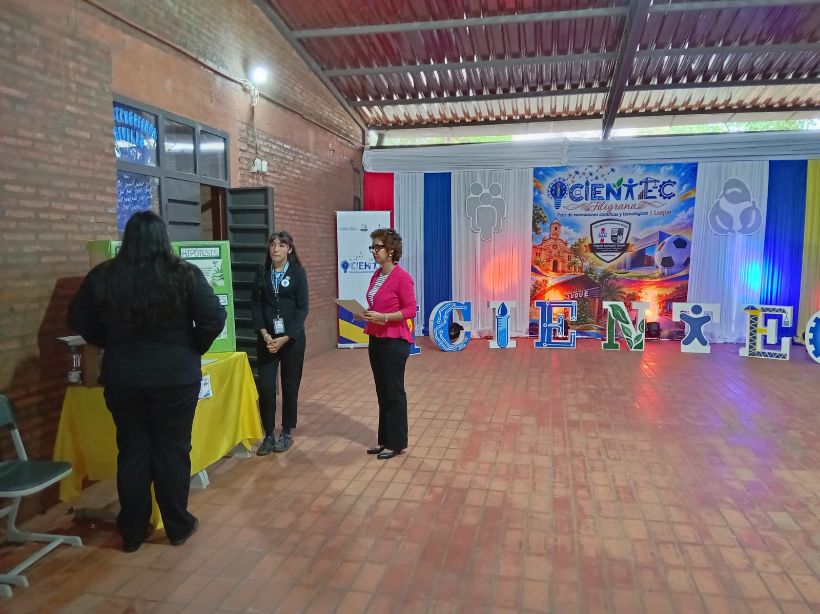 Docentes de la UNIBE integraron el jurado evaluador de la Feria de Innovación Científica y Tecnológica ICIENTEC Filigrana 2026 (2)