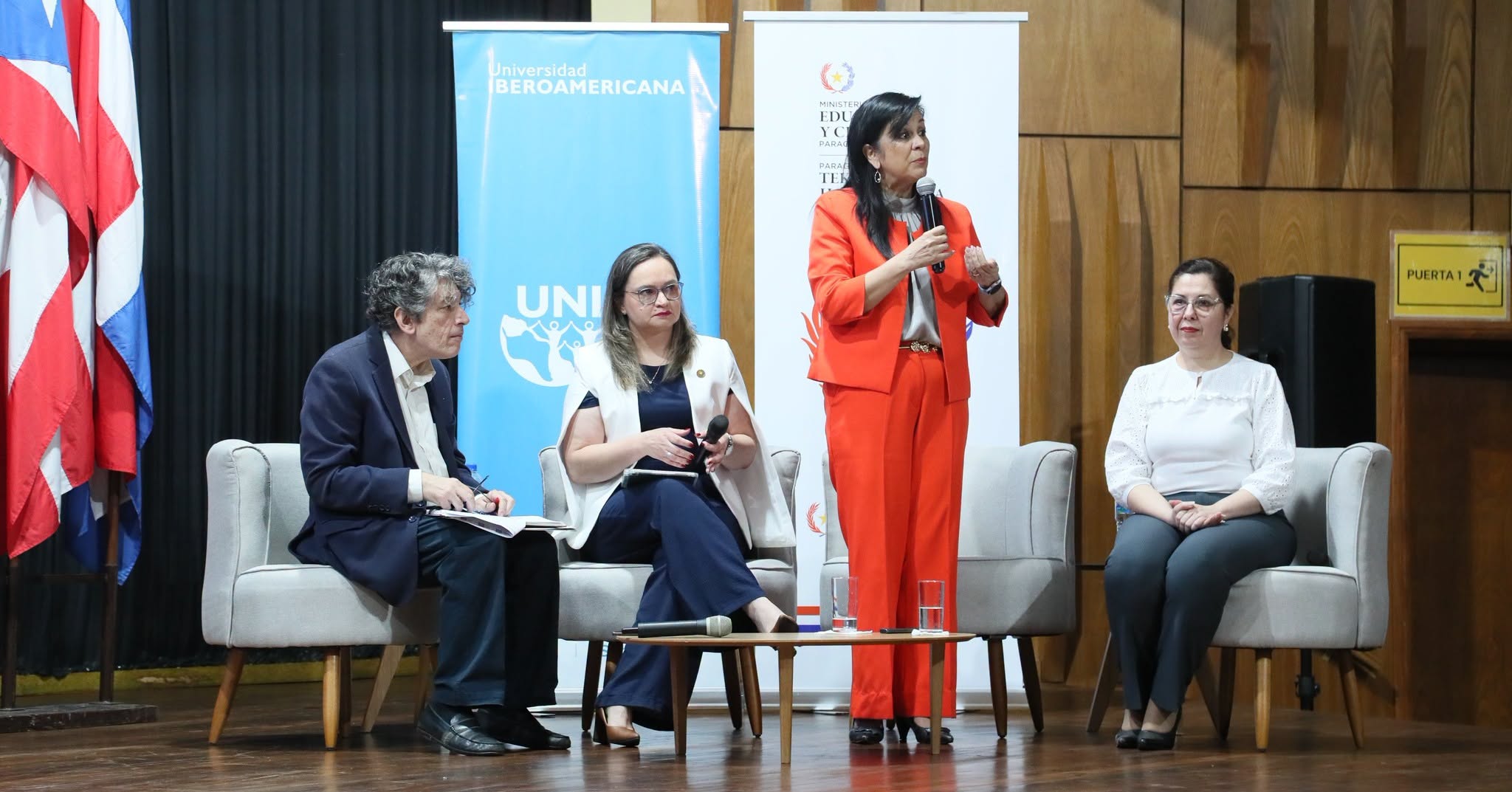 La UNIBE, el MEC y el INEE organizaron el seminario híbrido Evaluación educativa del dato a la acción (8)