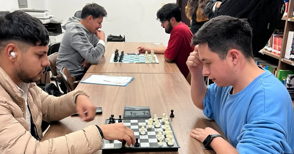 Torneo de Ajedrez por el Mes de la Juventud en la UNIBE Filial San Lorenzo (2)