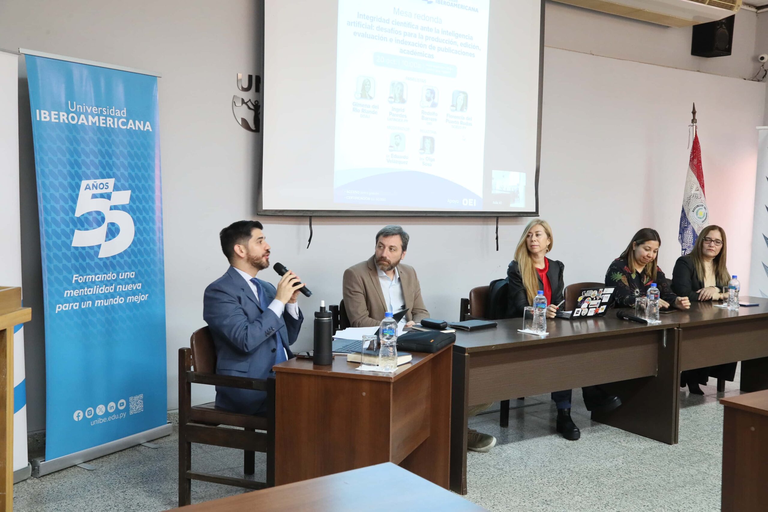 XV Foro de Investigadores UNIBE expertos debatieron sobre los desafíos de la IA en la publicación científica (4)