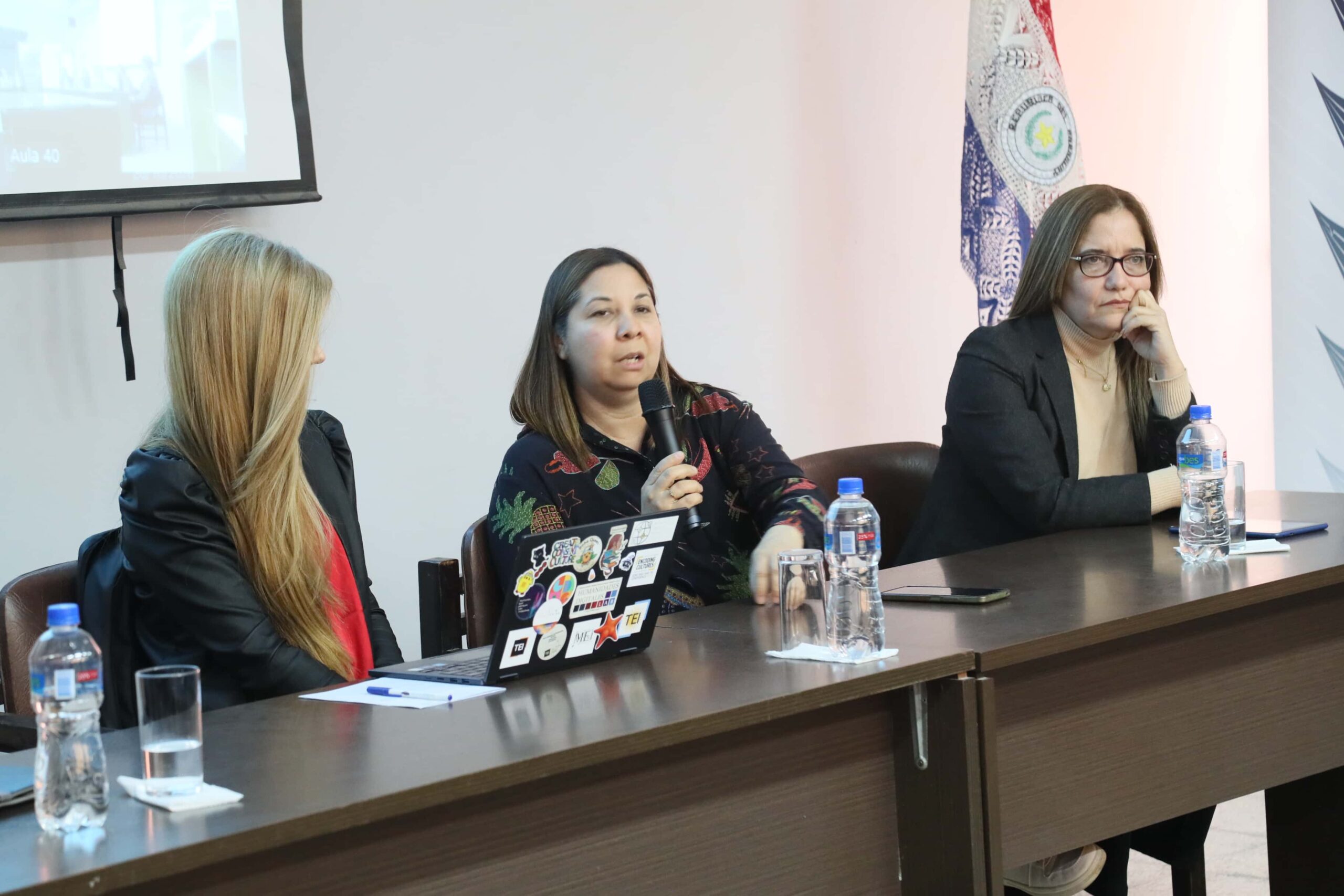 XV Foro de Investigadores UNIBE expertos debatieron sobre los desafíos de la IA en la publicación científica (7)